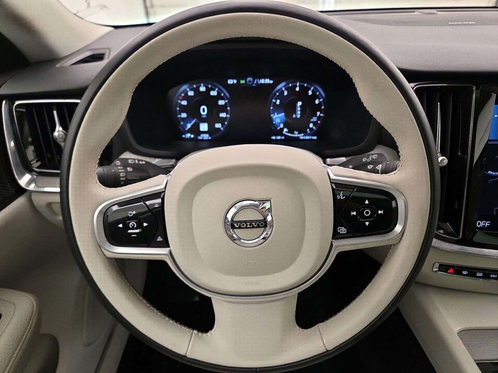 2022 Volvo V60 Cross Country Base - Photo 11