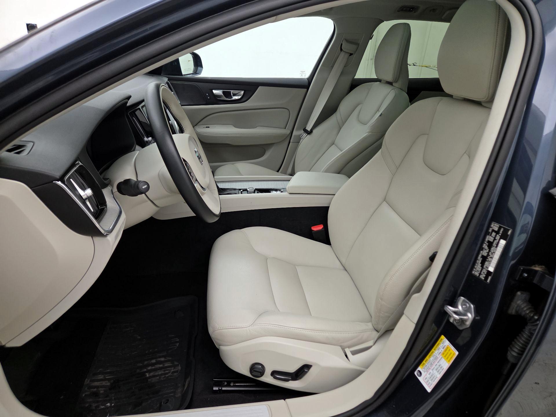 Thumbnail: 2022 Volvo S60 - 11