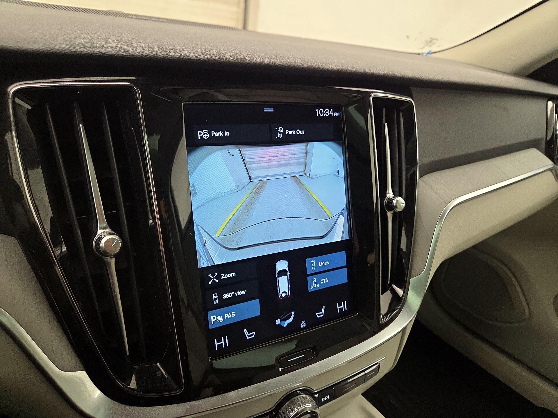 Thumbnail: 2022 Volvo S60 - 15