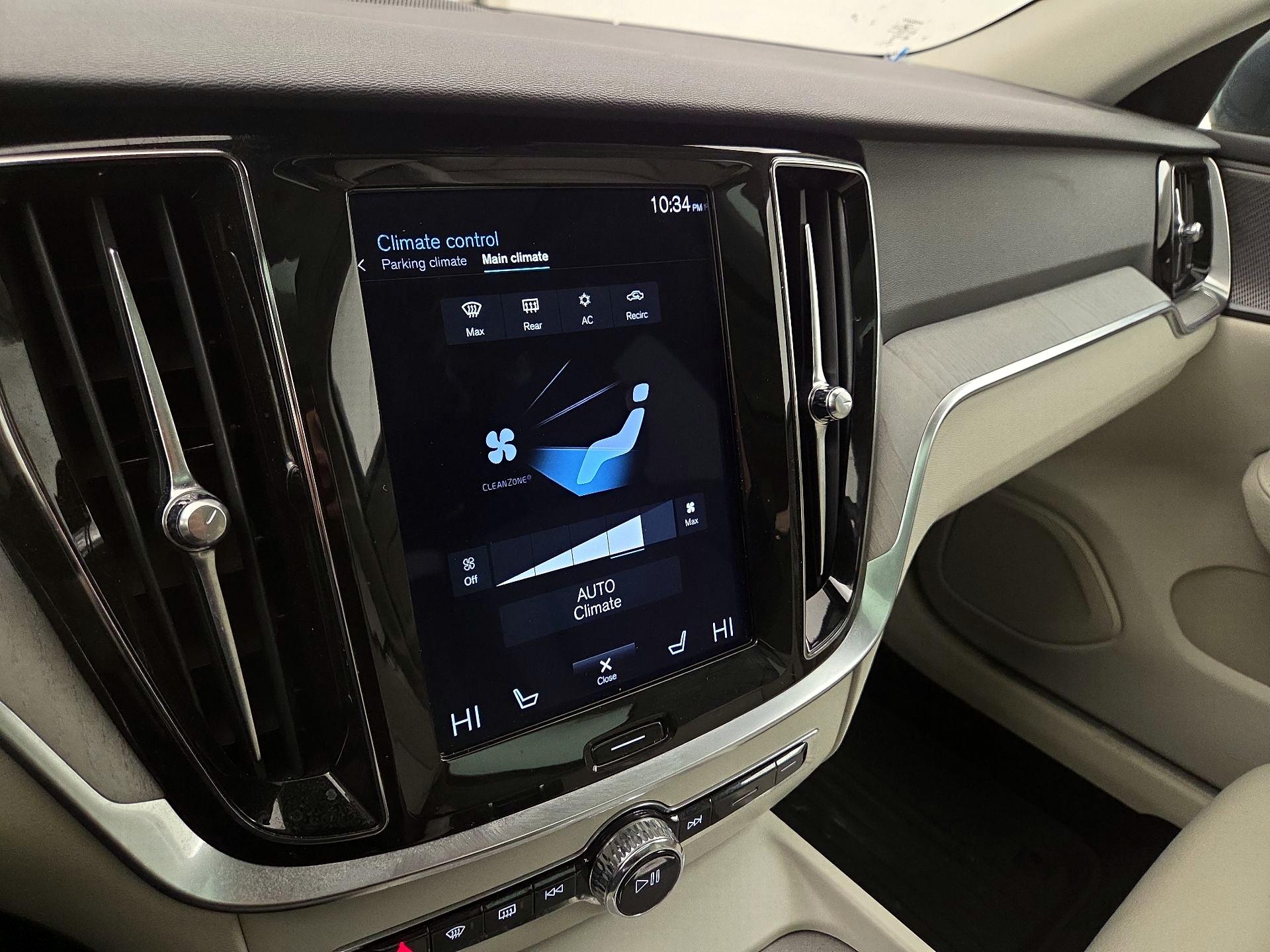 Thumbnail: 2022 Volvo S60 - 17