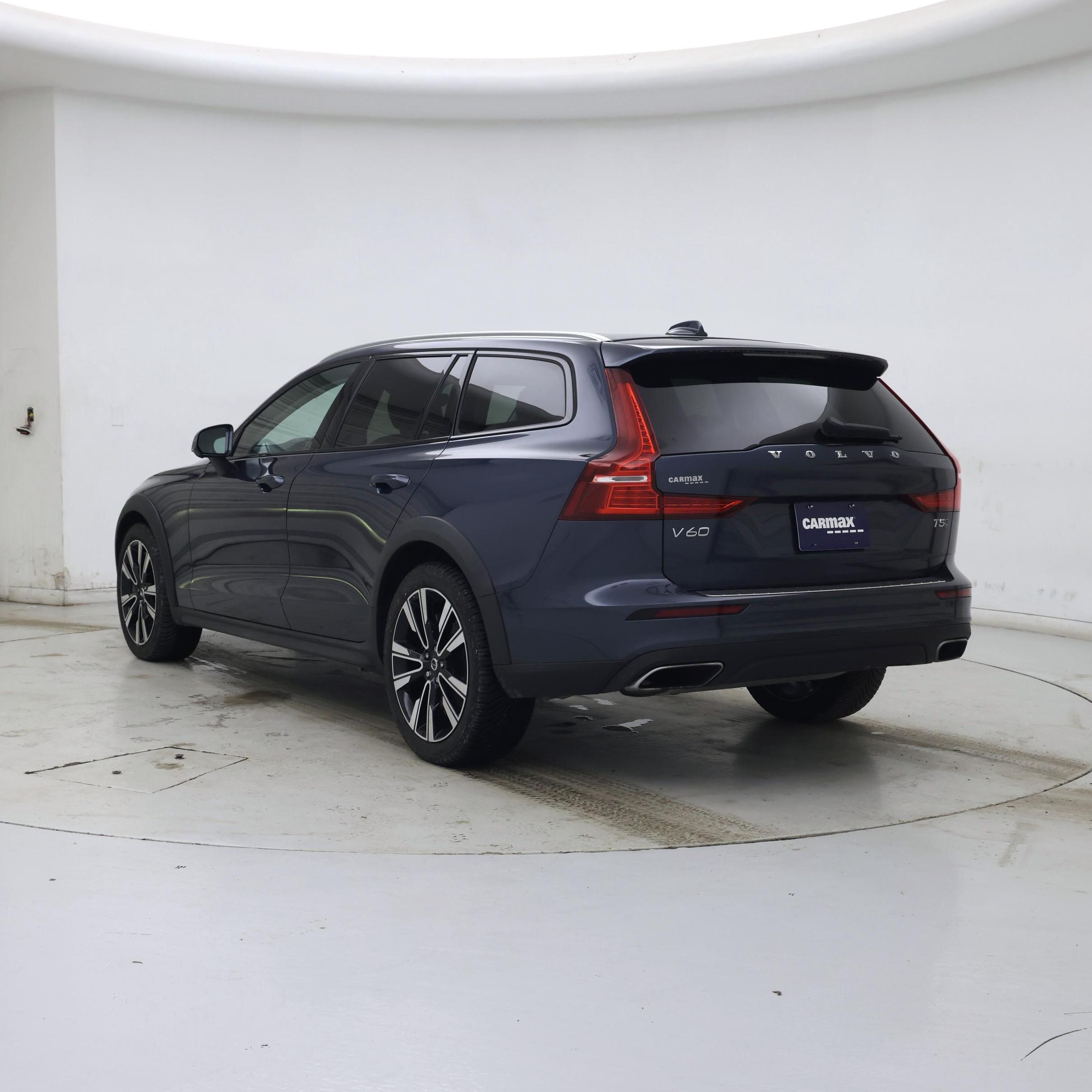 Thumbnail: 2022 Volvo S60 - 2