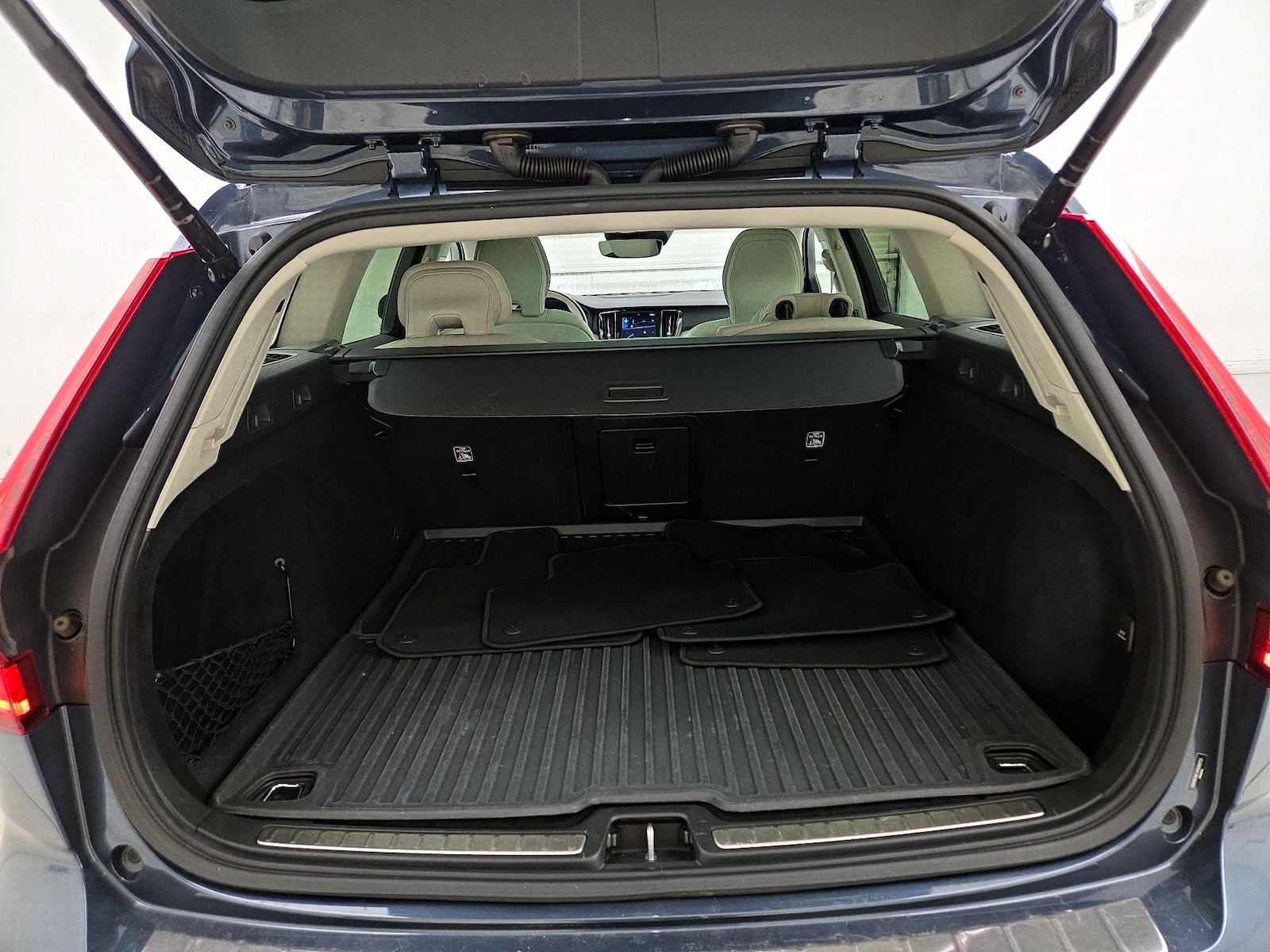 2022 Volvo V60 Cross Country Base - Photo 23