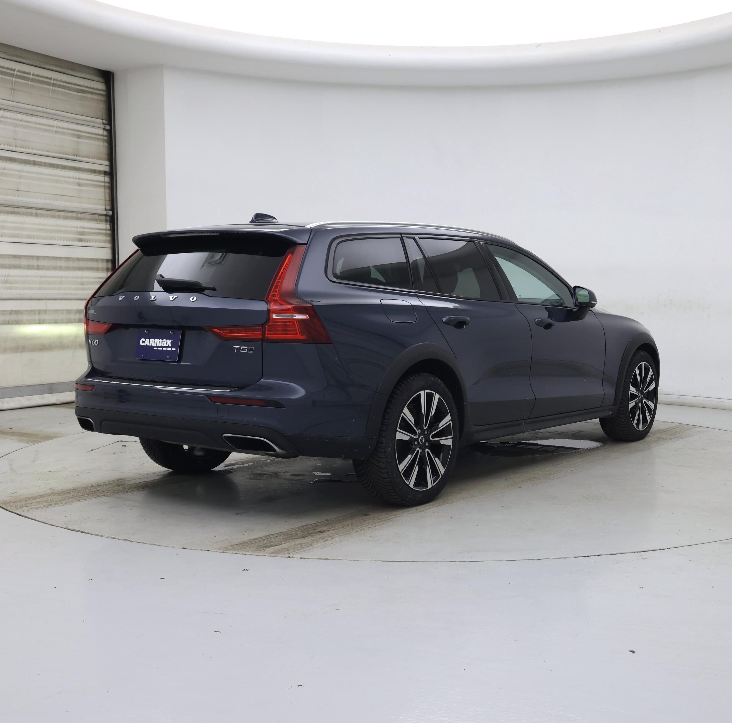 Thumbnail: 2022 Volvo S60 - 8