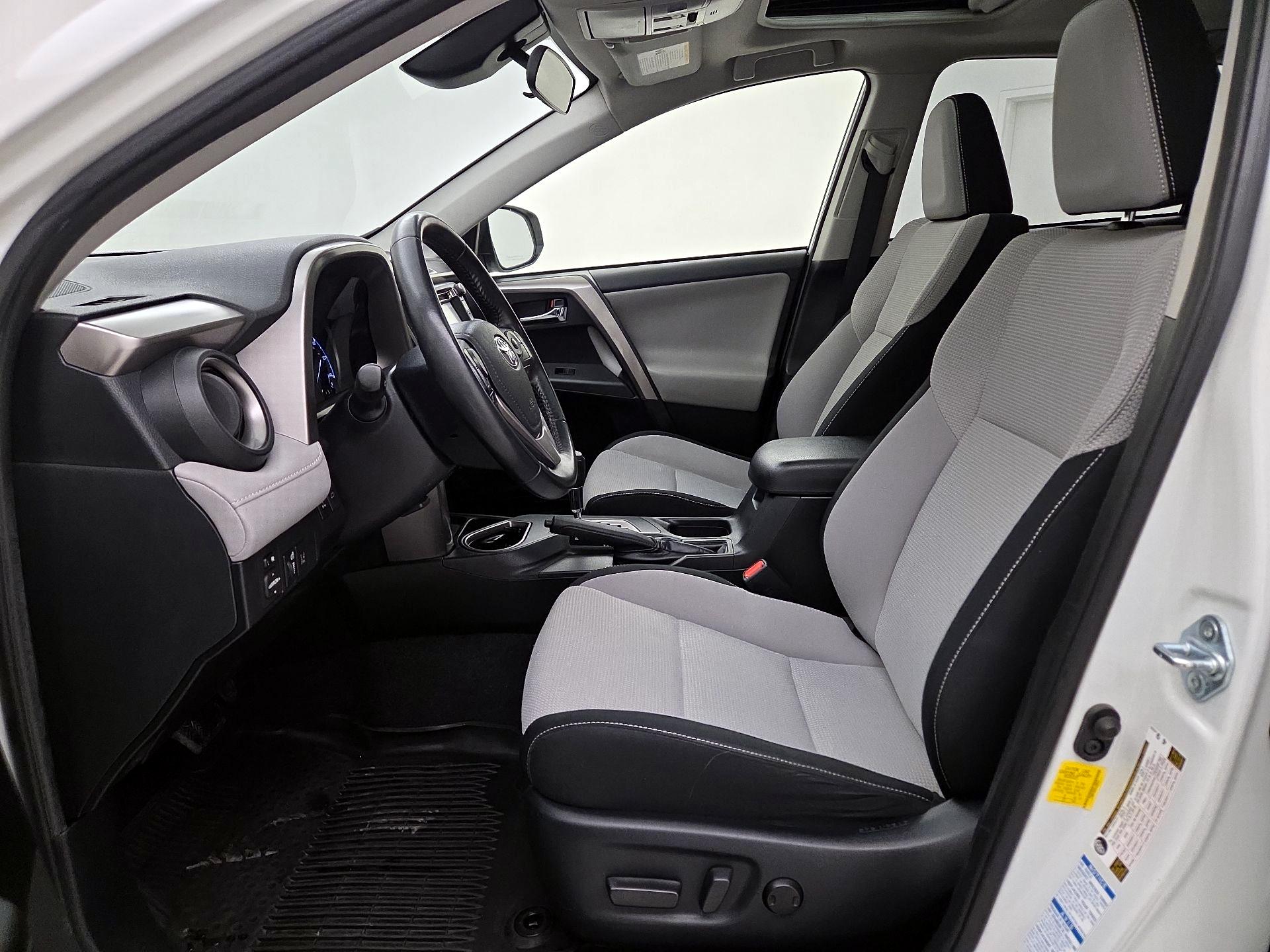 Thumbnail: 2018 Toyota RAV4 - 11