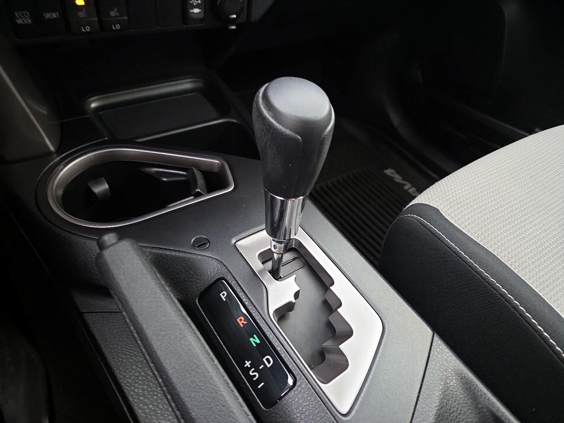 Thumbnail: 2018 Toyota RAV4 - 17