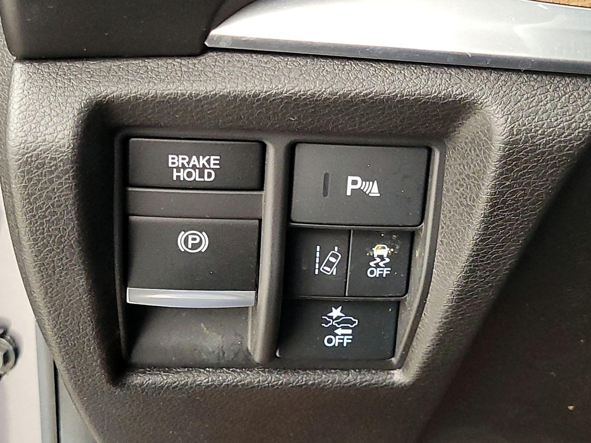 Thumbnail: 2020 Acura MDX - 13