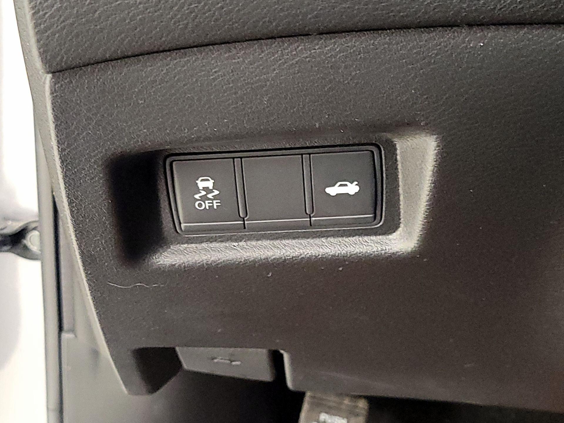 Thumbnail: 2017 INFINITI Q50 - 13