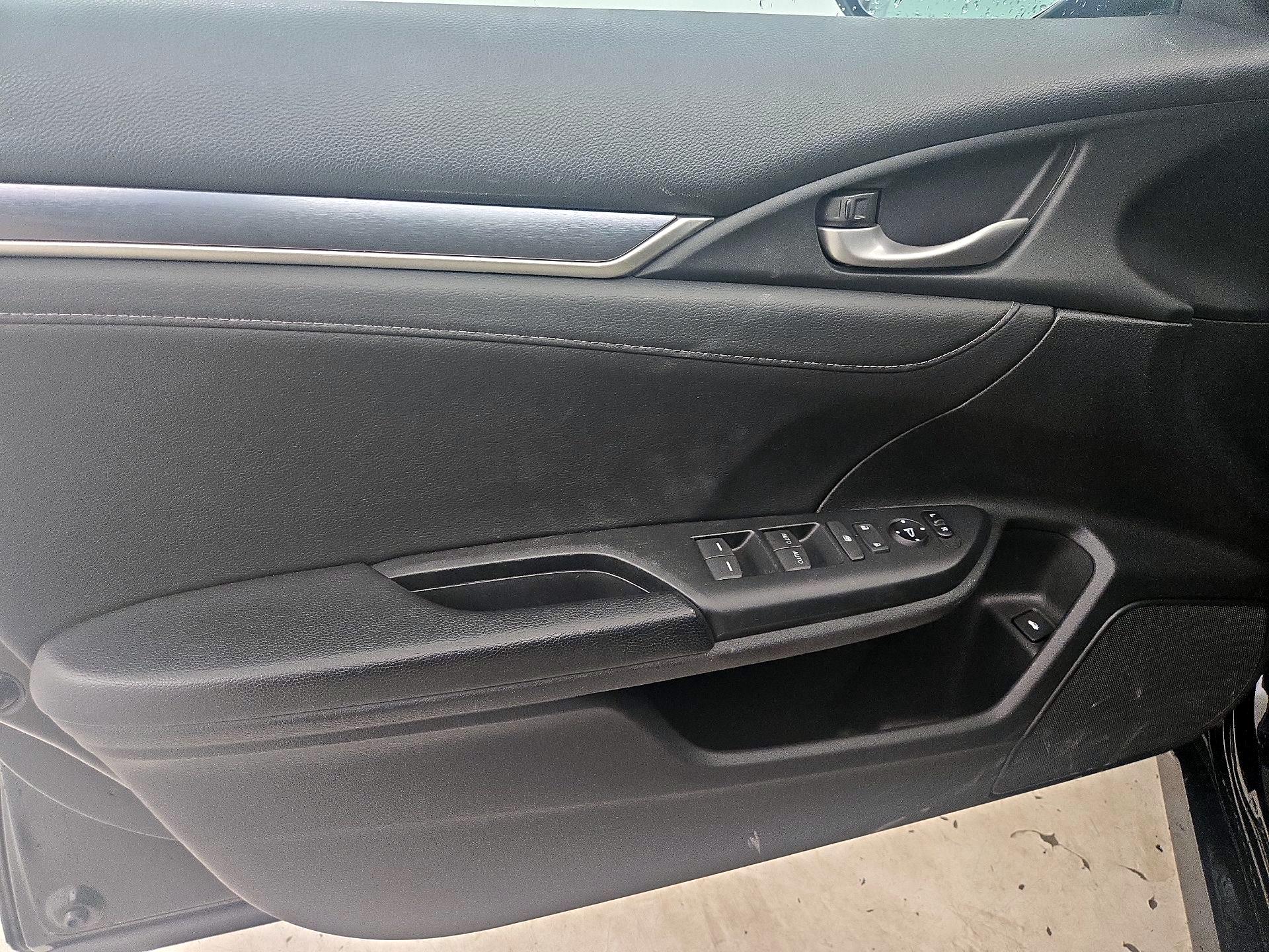 Thumbnail: 2016 Honda Civic - 12