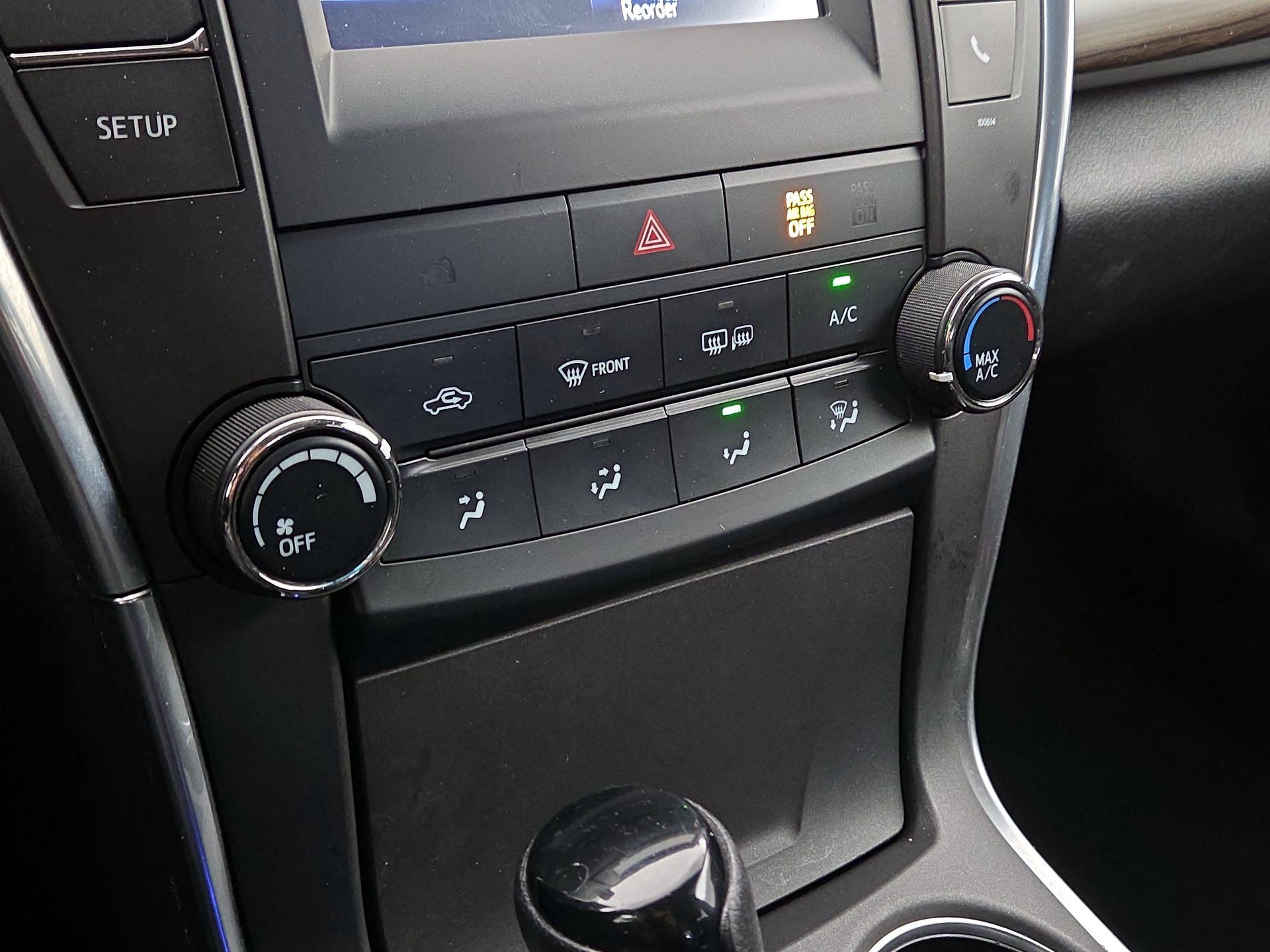 Thumbnail: 2016 Toyota Camry - 16