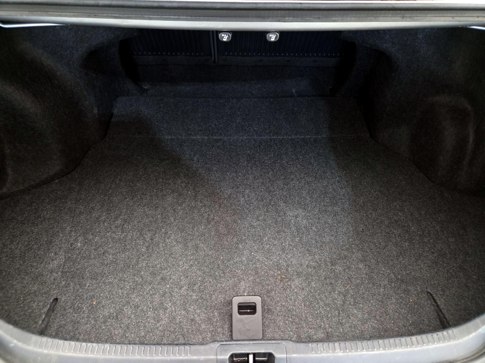 Thumbnail: 2016 Toyota Camry - 20