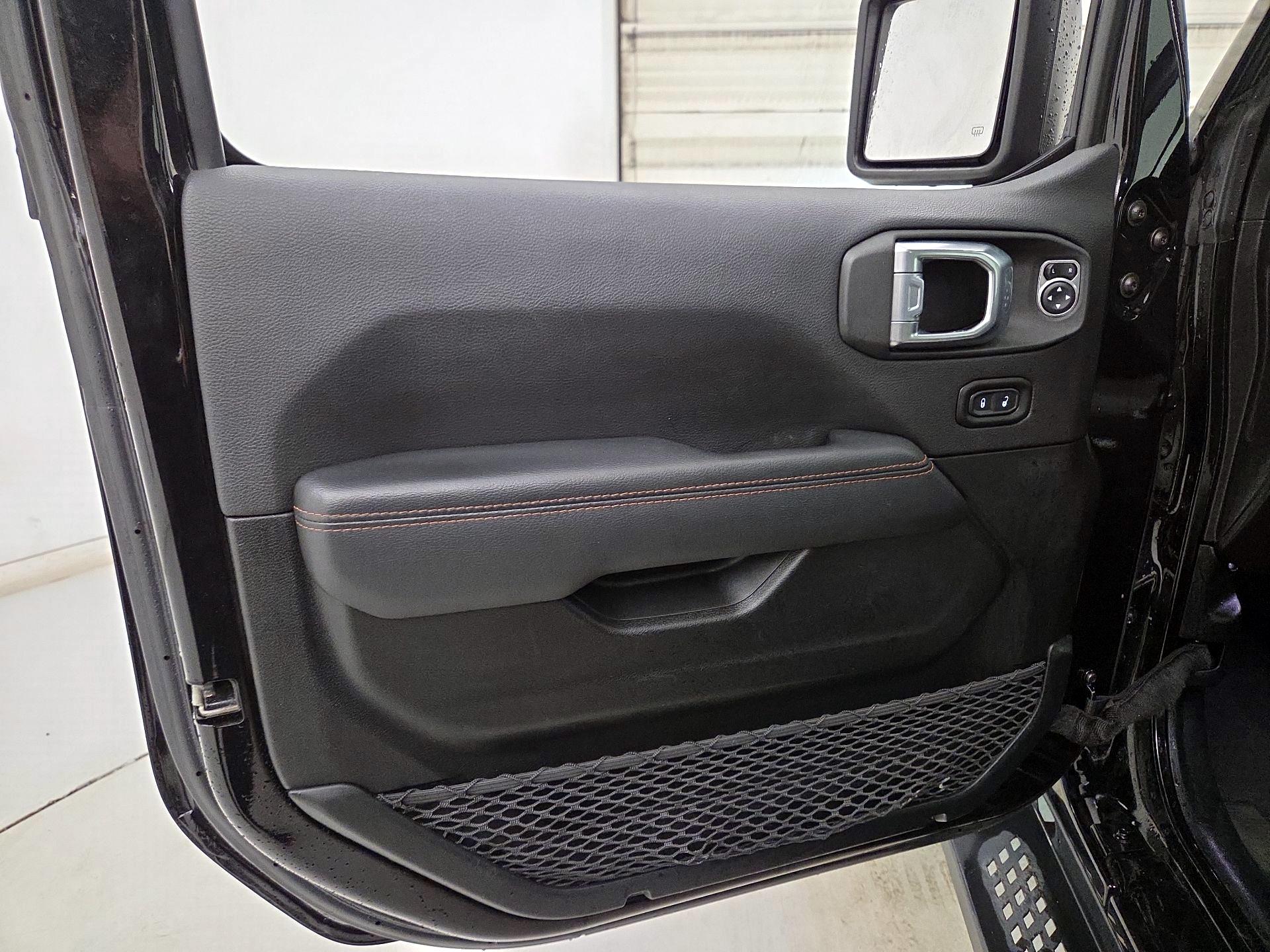 Thumbnail: 2021 Jeep Gladiator - 12