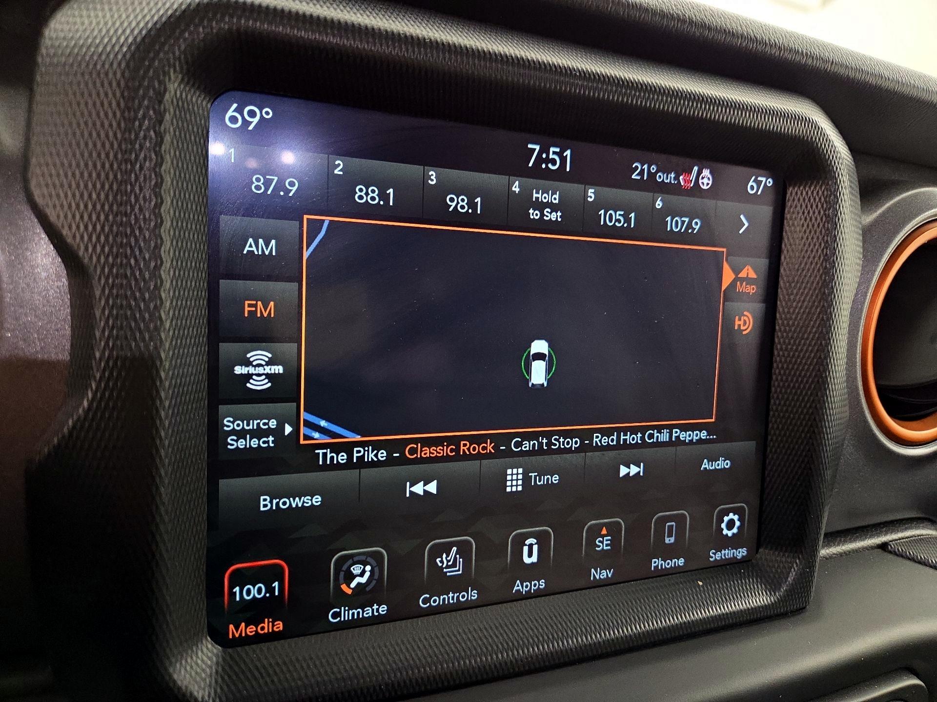 Thumbnail: 2021 Jeep Gladiator - 16