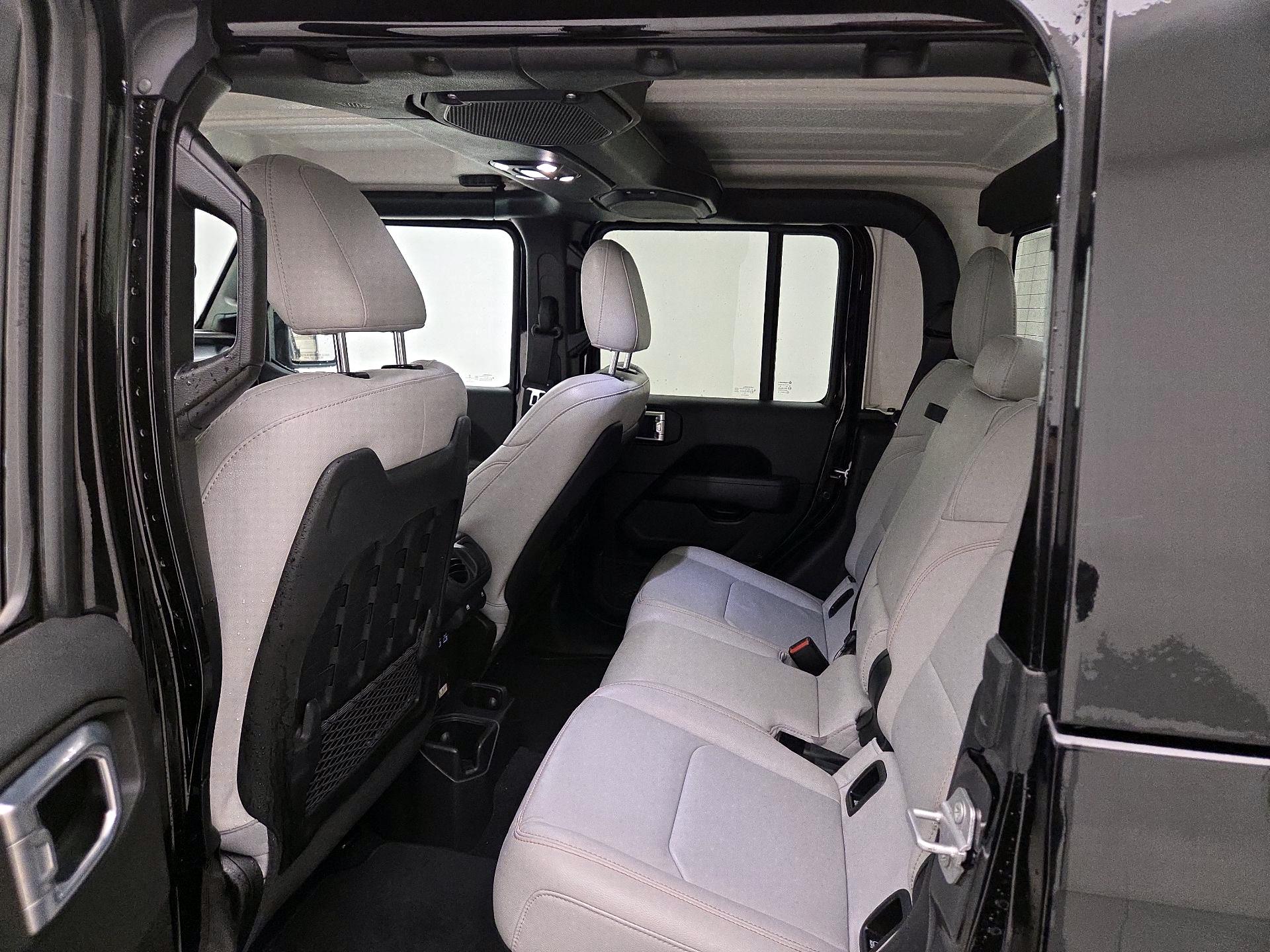 Thumbnail: 2021 Jeep Gladiator - 20