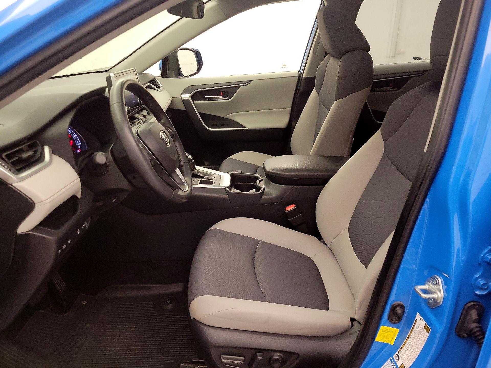 Thumbnail: 2020 Toyota RAV4 - 11