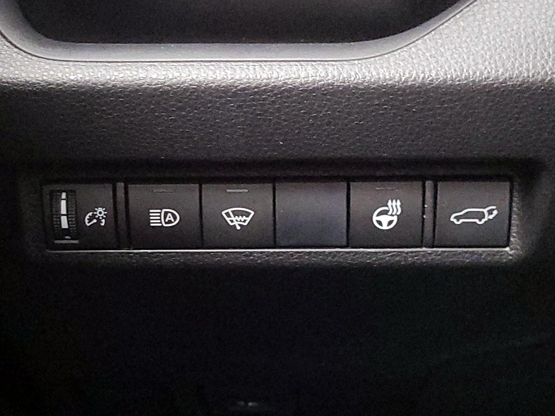 Thumbnail: 2020 Toyota RAV4 - 13