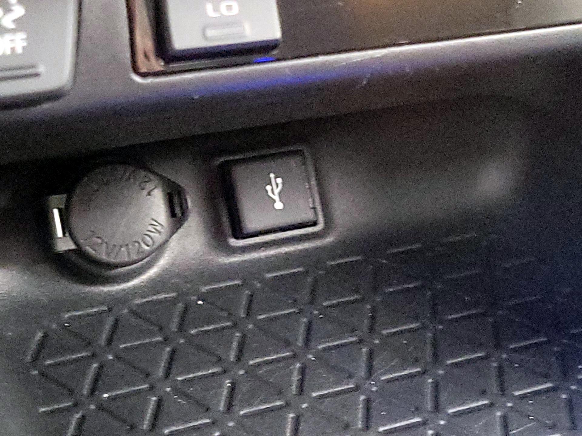 Thumbnail: 2020 Toyota RAV4 - 18