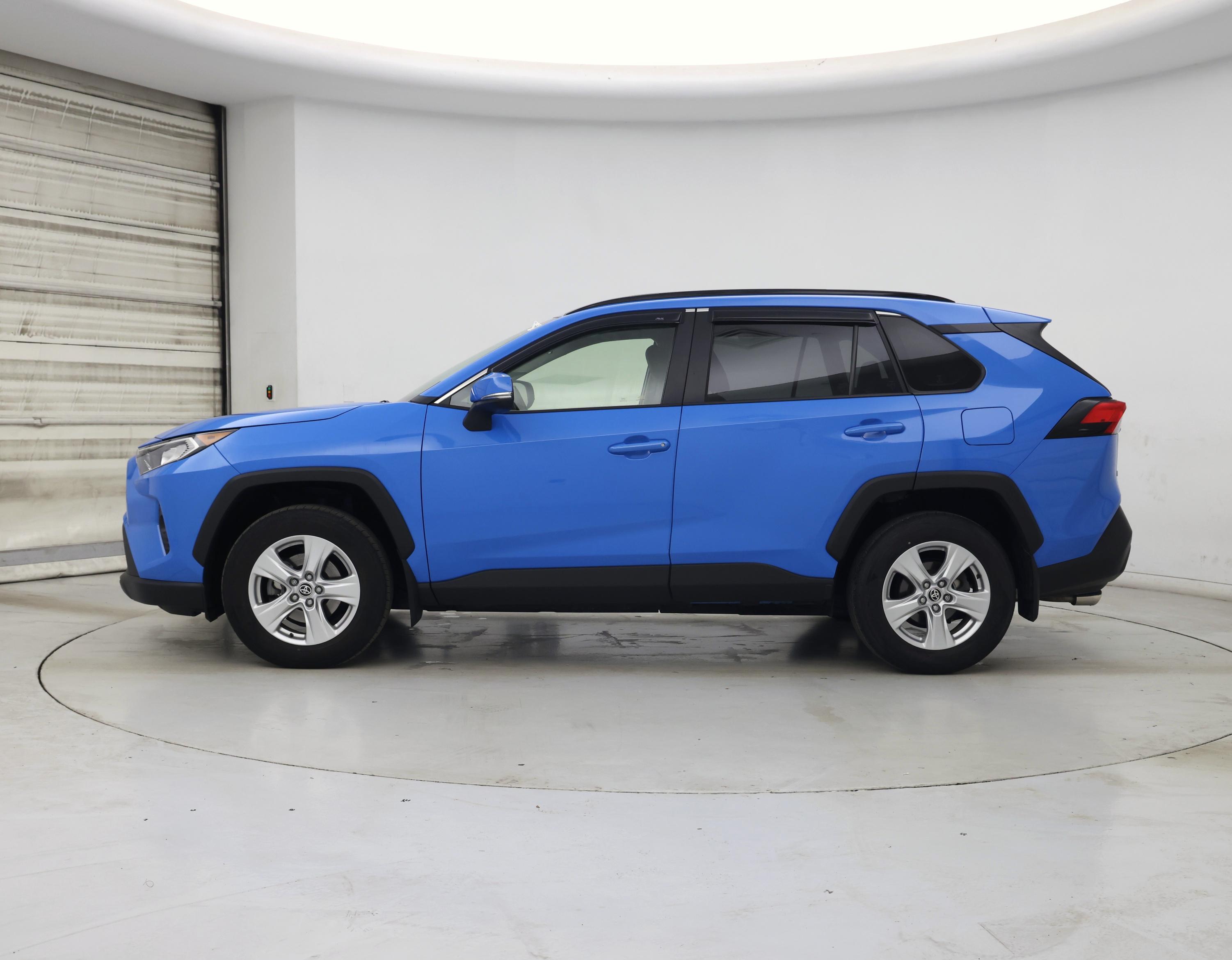 Thumbnail: 2020 Toyota RAV4 - 3
