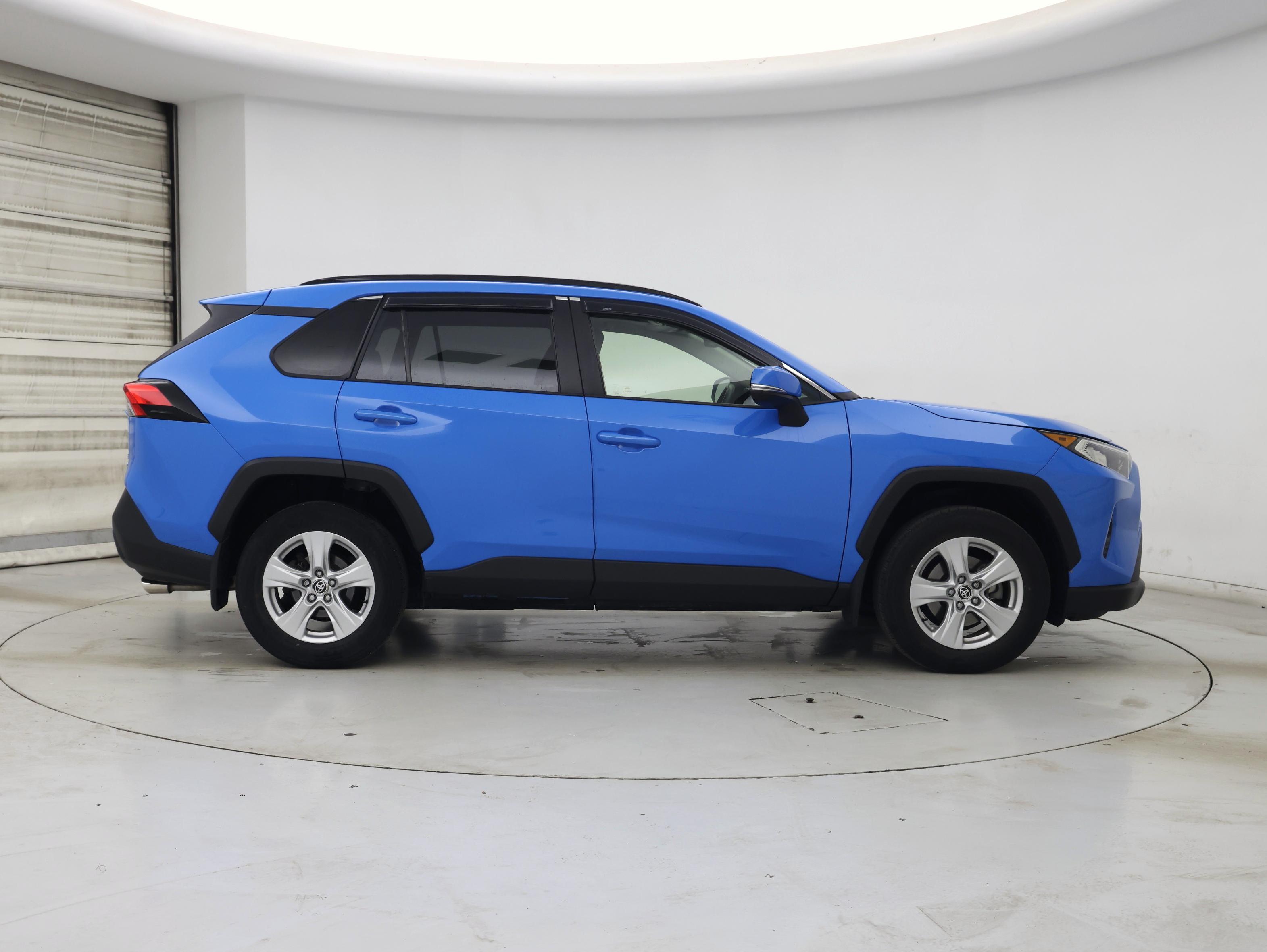 Thumbnail: 2020 Toyota RAV4 - 7