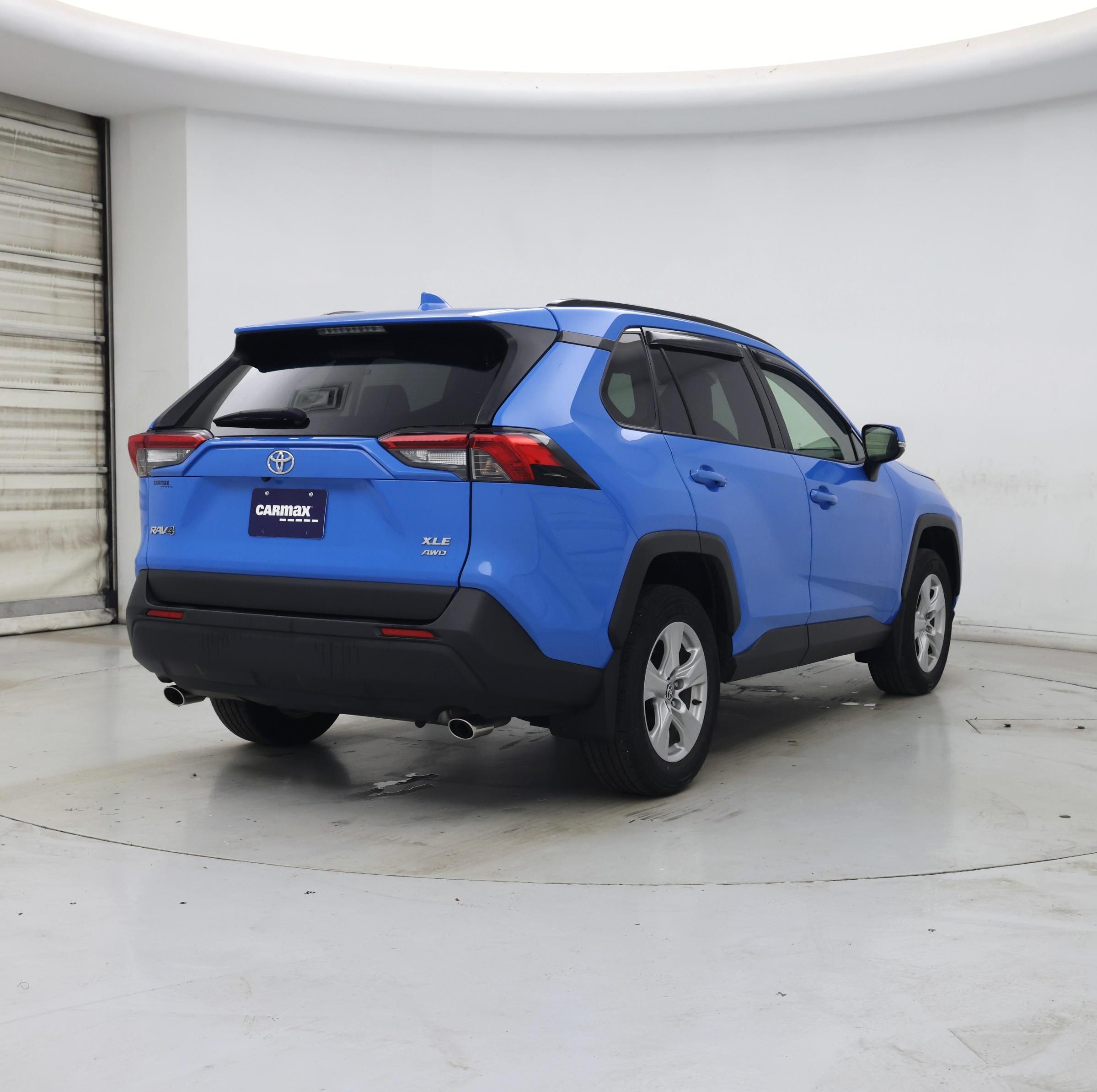 Thumbnail: 2020 Toyota RAV4 - 8