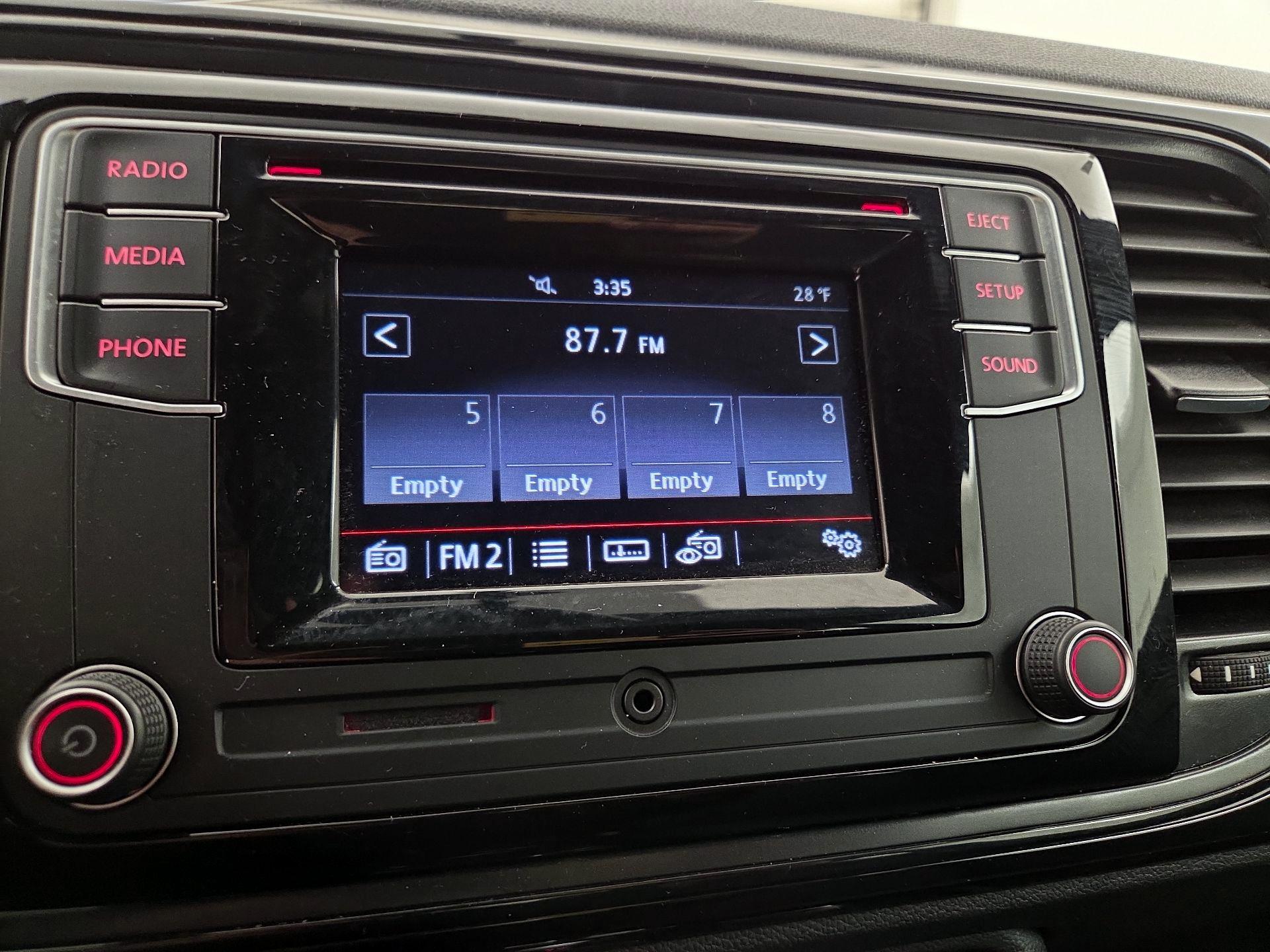 Thumbnail: 2018 Volkswagen Beetle - 15