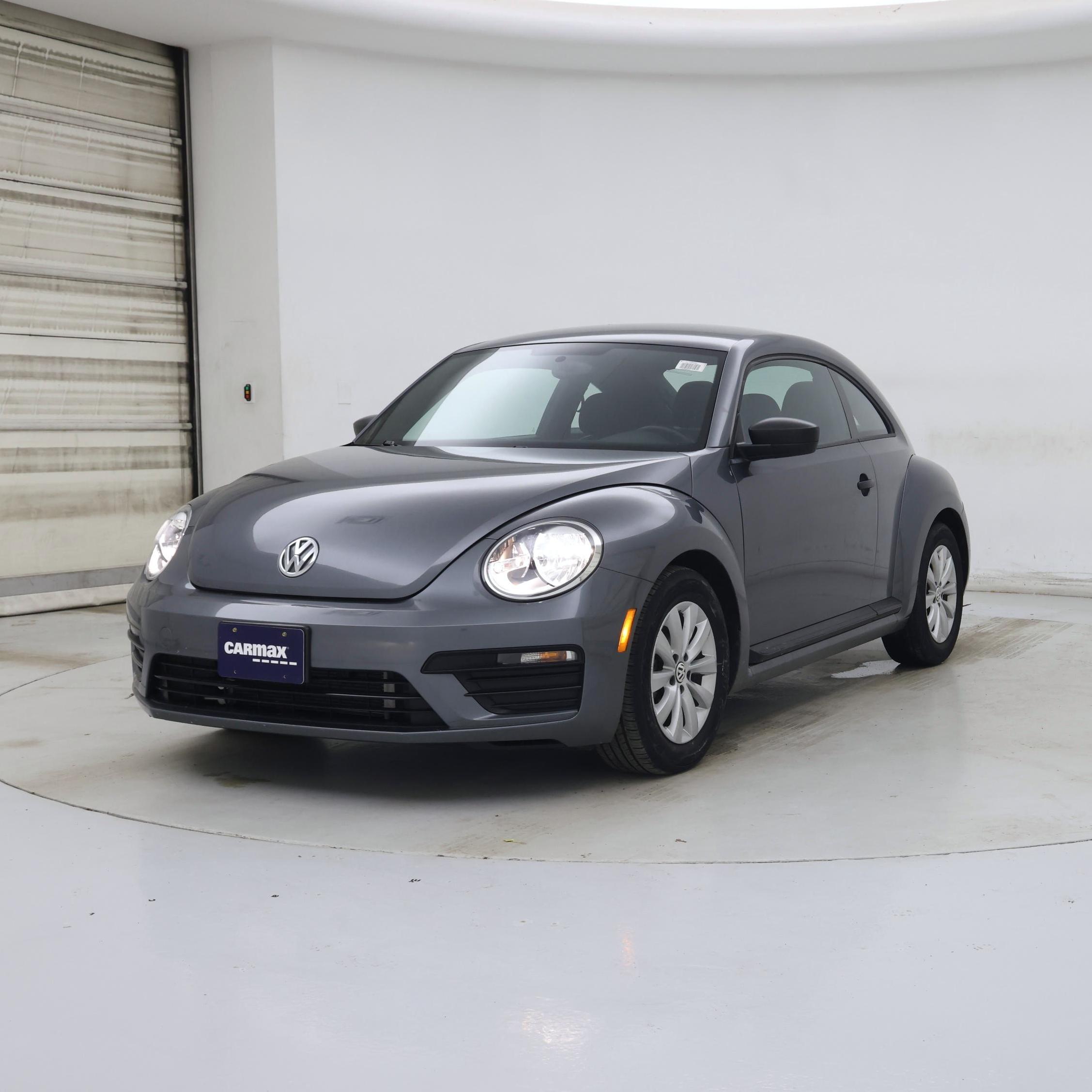 Thumbnail: 2018 Volkswagen Beetle - 4