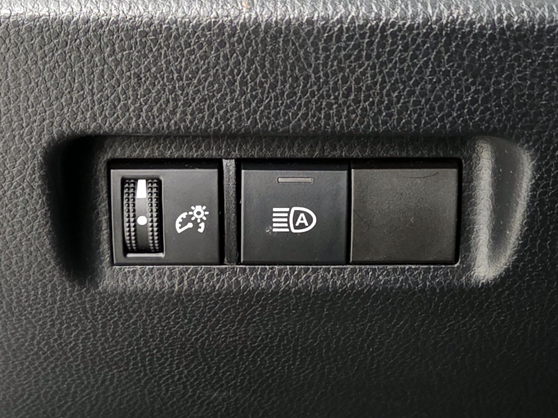 Thumbnail: 2019 Toyota RAV4 - 13