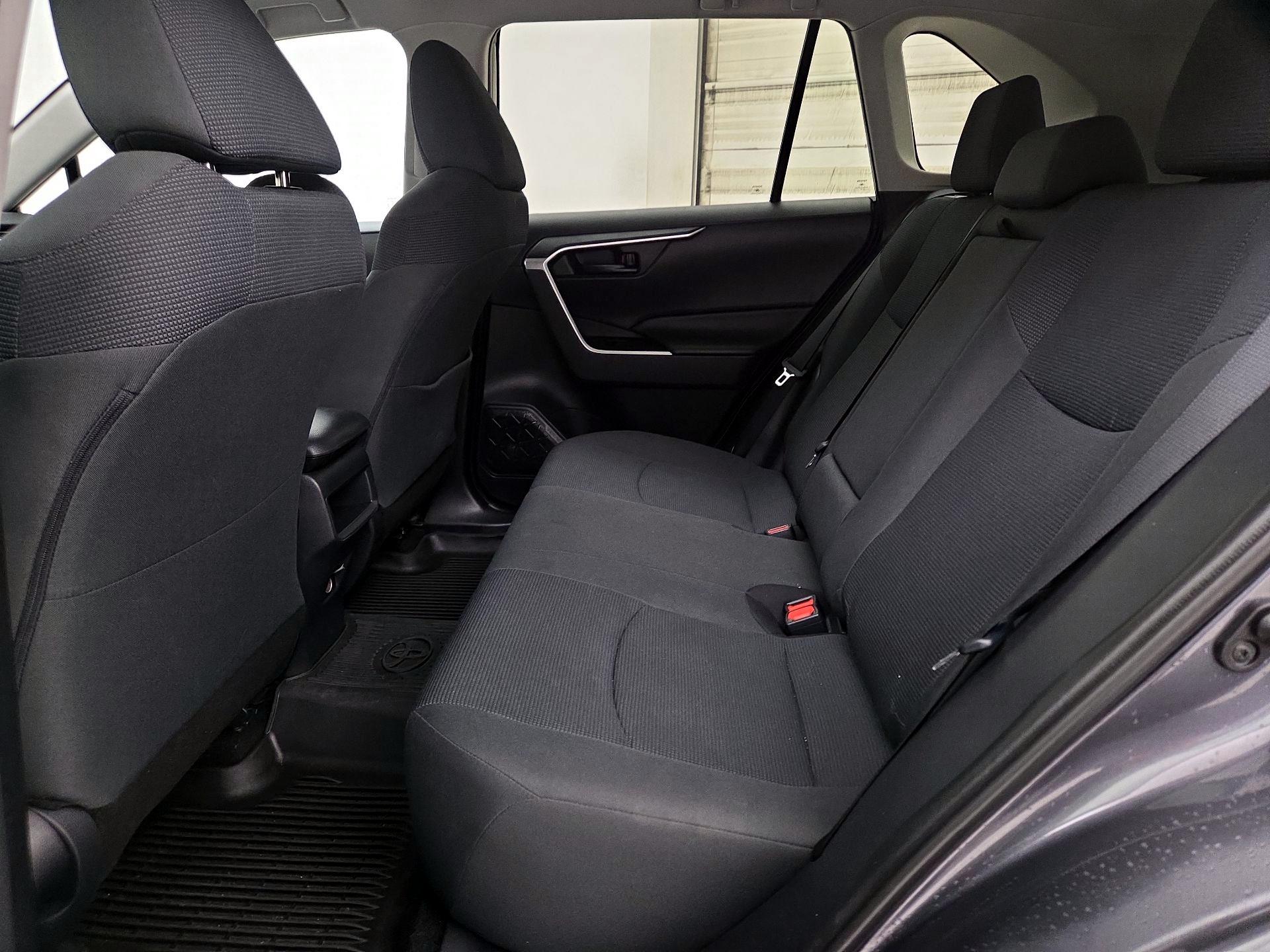 Thumbnail: 2019 Toyota RAV4 - 19