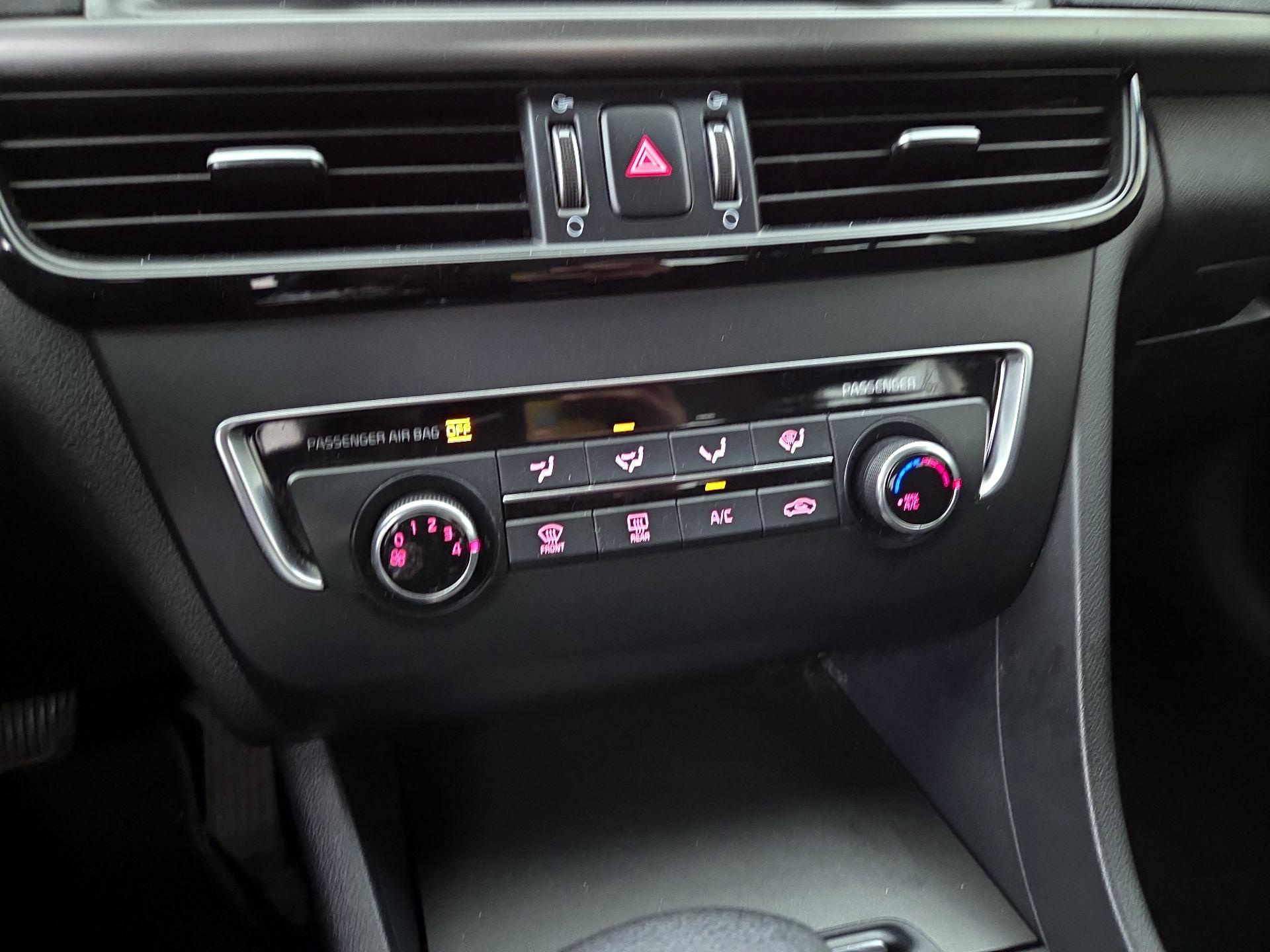 Thumbnail: 2017 Kia Optima - 16