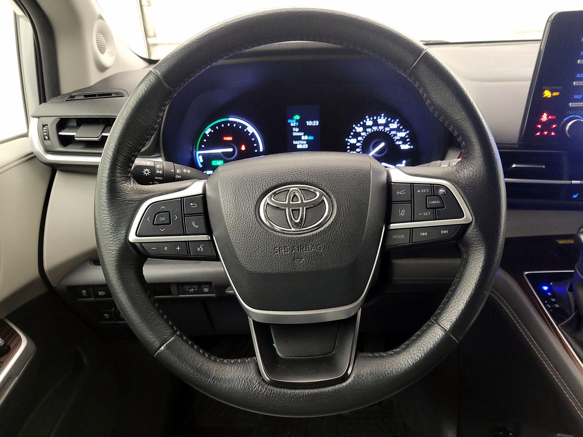 Thumbnail: 2024 Toyota Sienna - 10