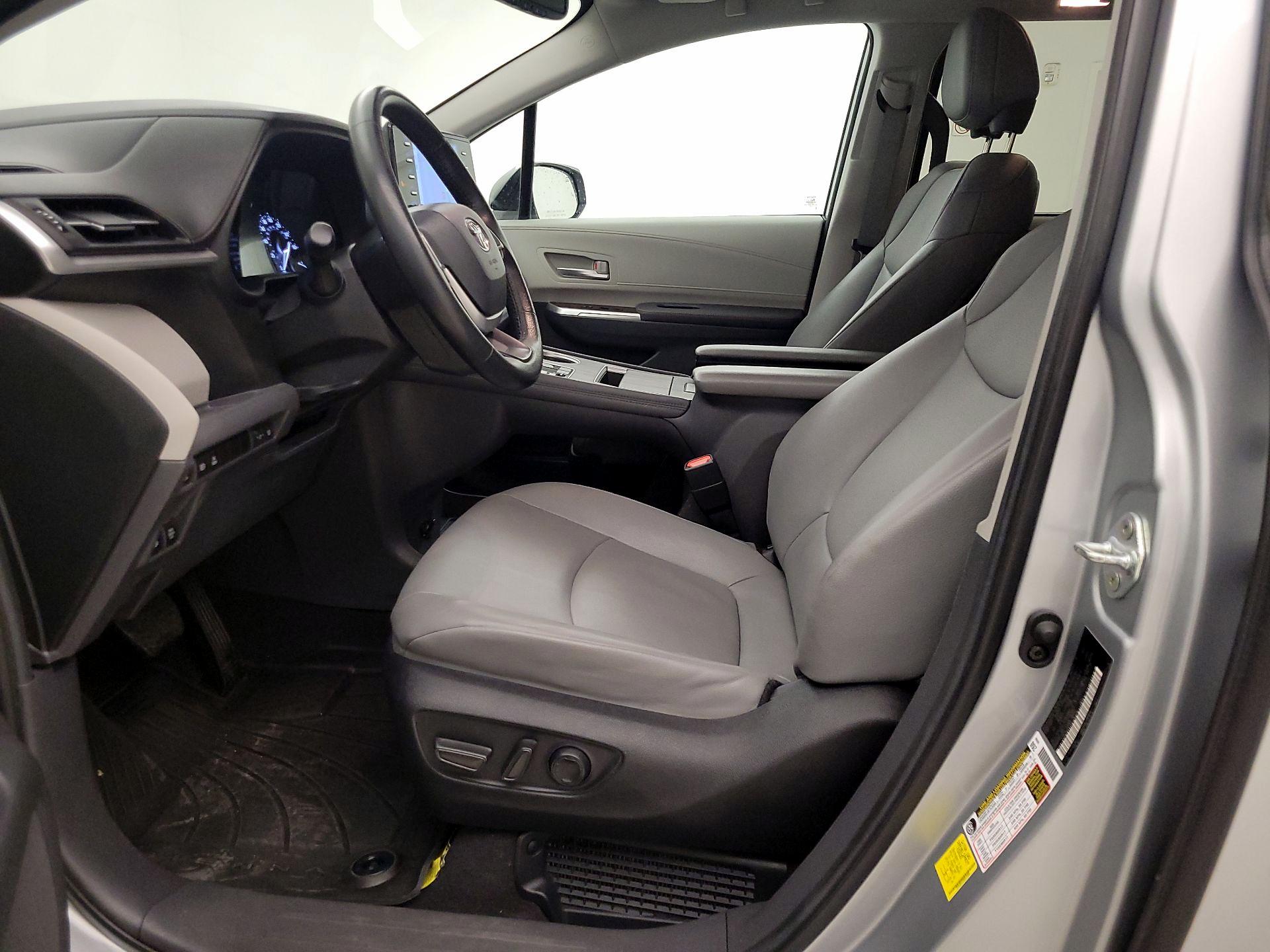 Thumbnail: 2024 Toyota Sienna - 11