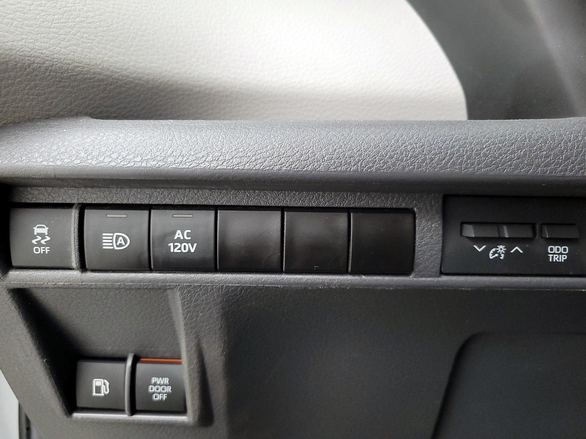 Thumbnail: 2024 Toyota Sienna - 13