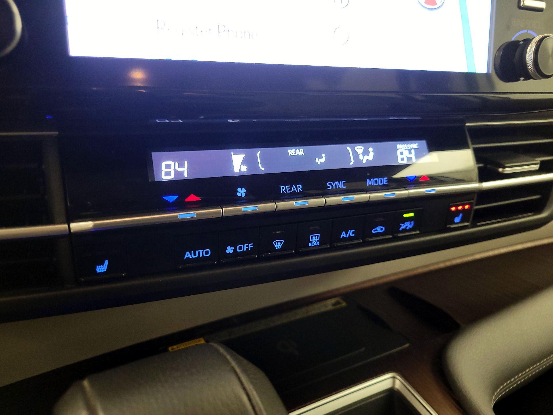 Thumbnail: 2024 Toyota Sienna - 17