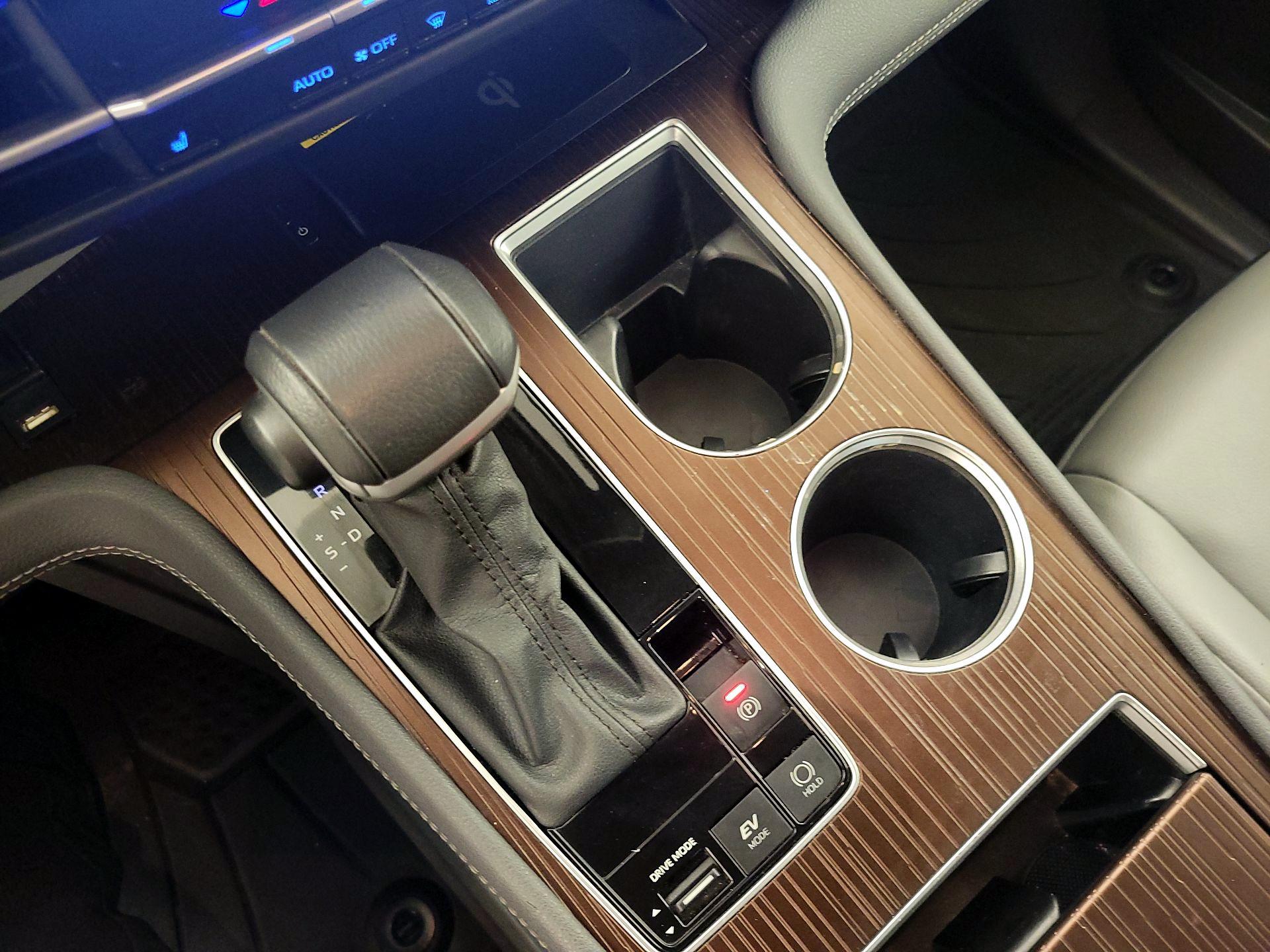 Thumbnail: 2024 Toyota Sienna - 18