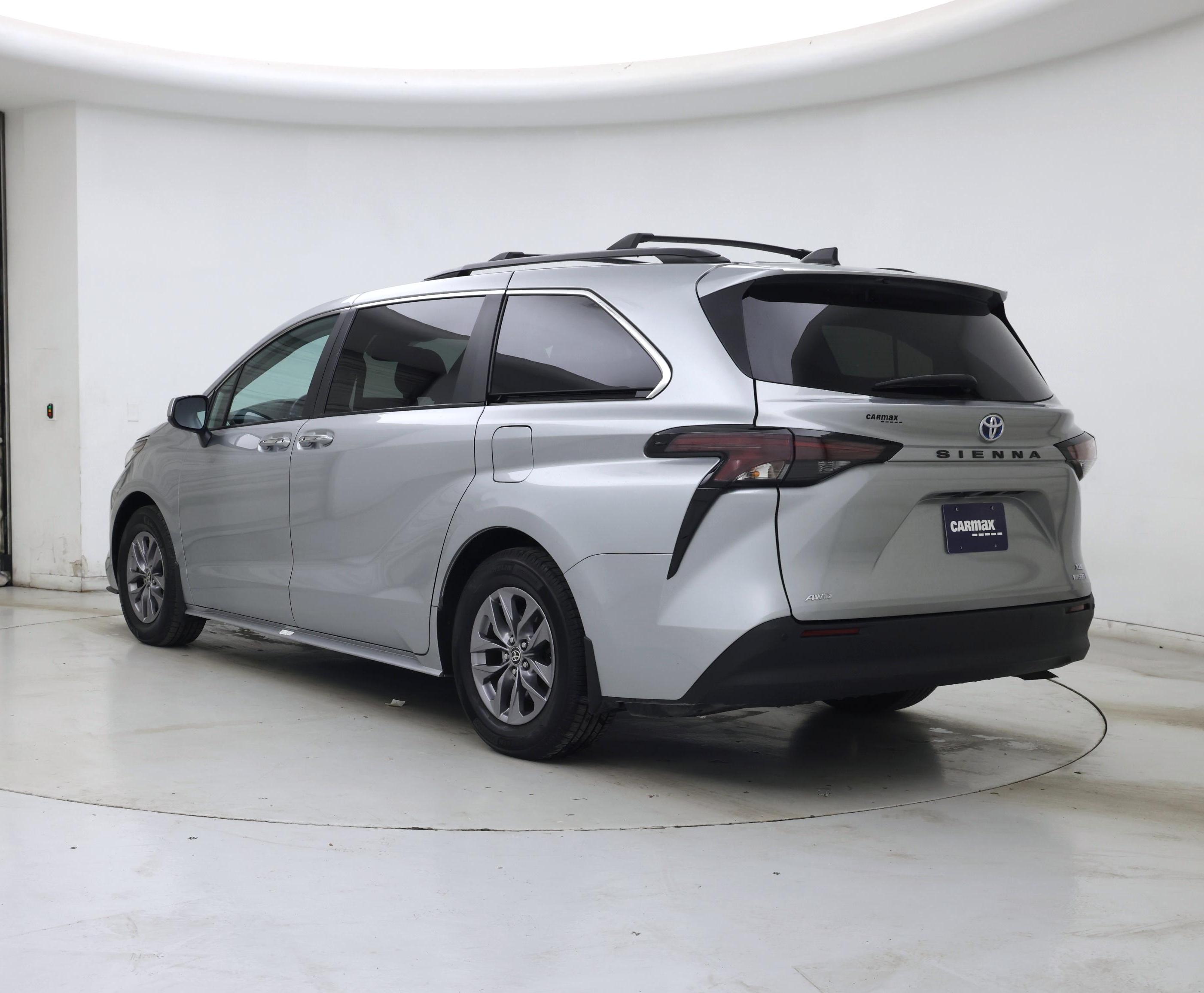 Thumbnail: 2024 Toyota Sienna - 2