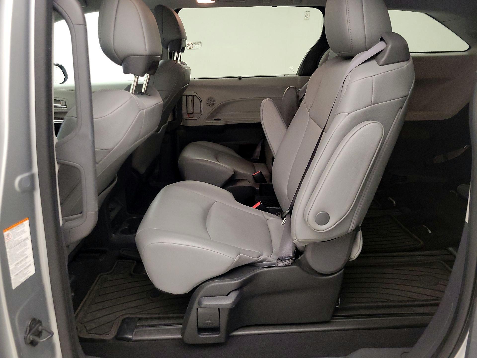 Thumbnail: 2024 Toyota Sienna - 20