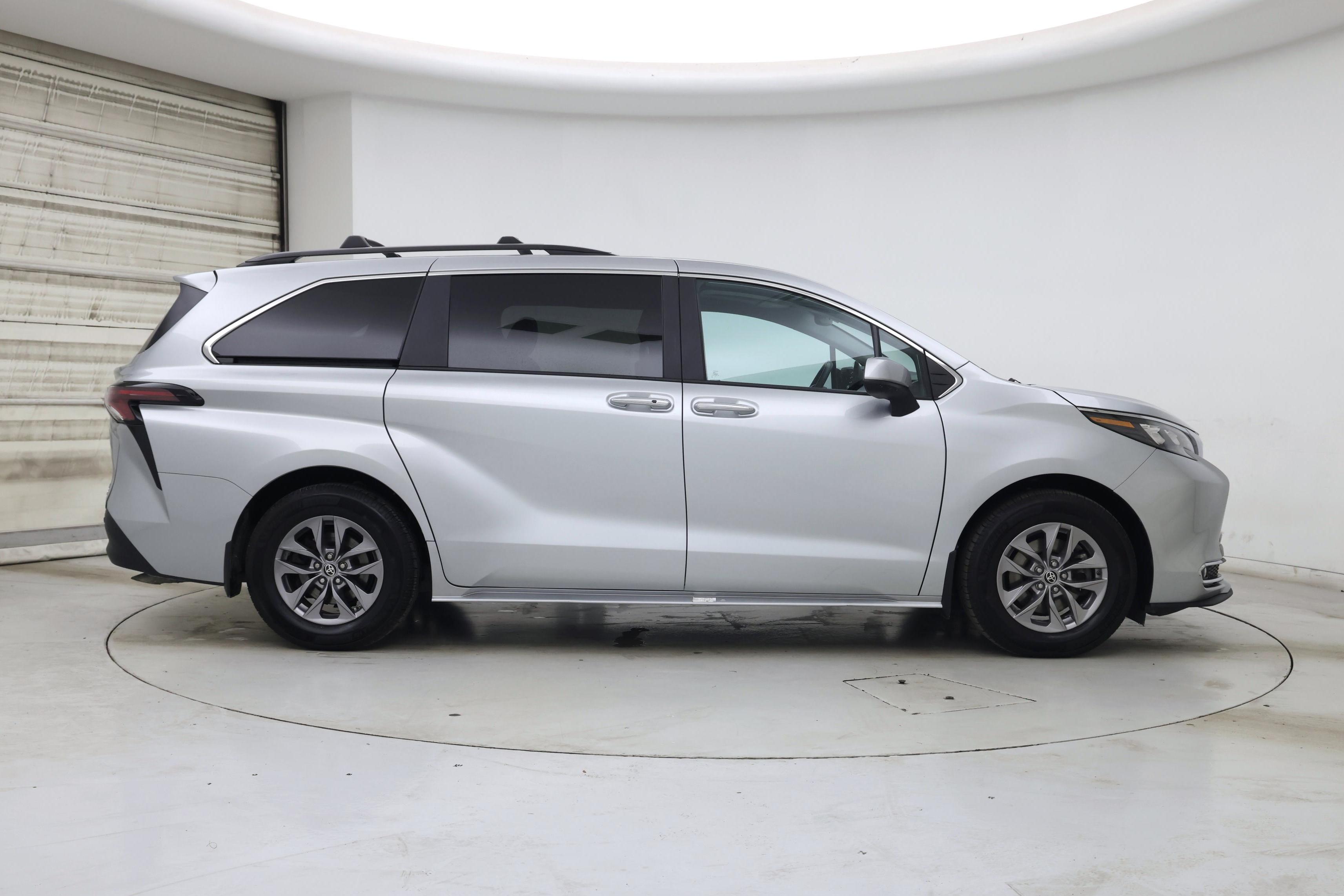 Thumbnail: 2024 Toyota Sienna - 7