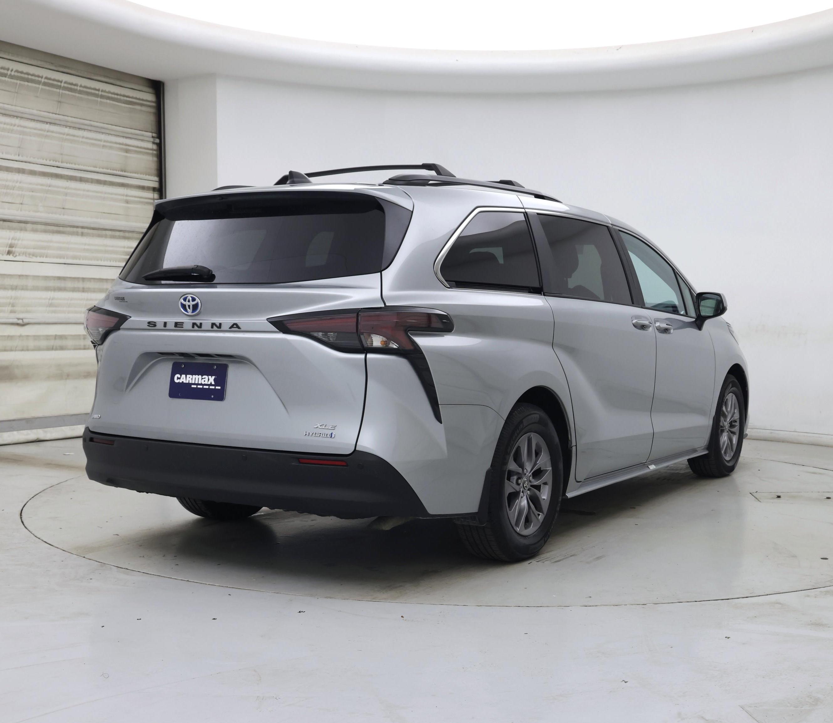 Thumbnail: 2024 Toyota Sienna - 8