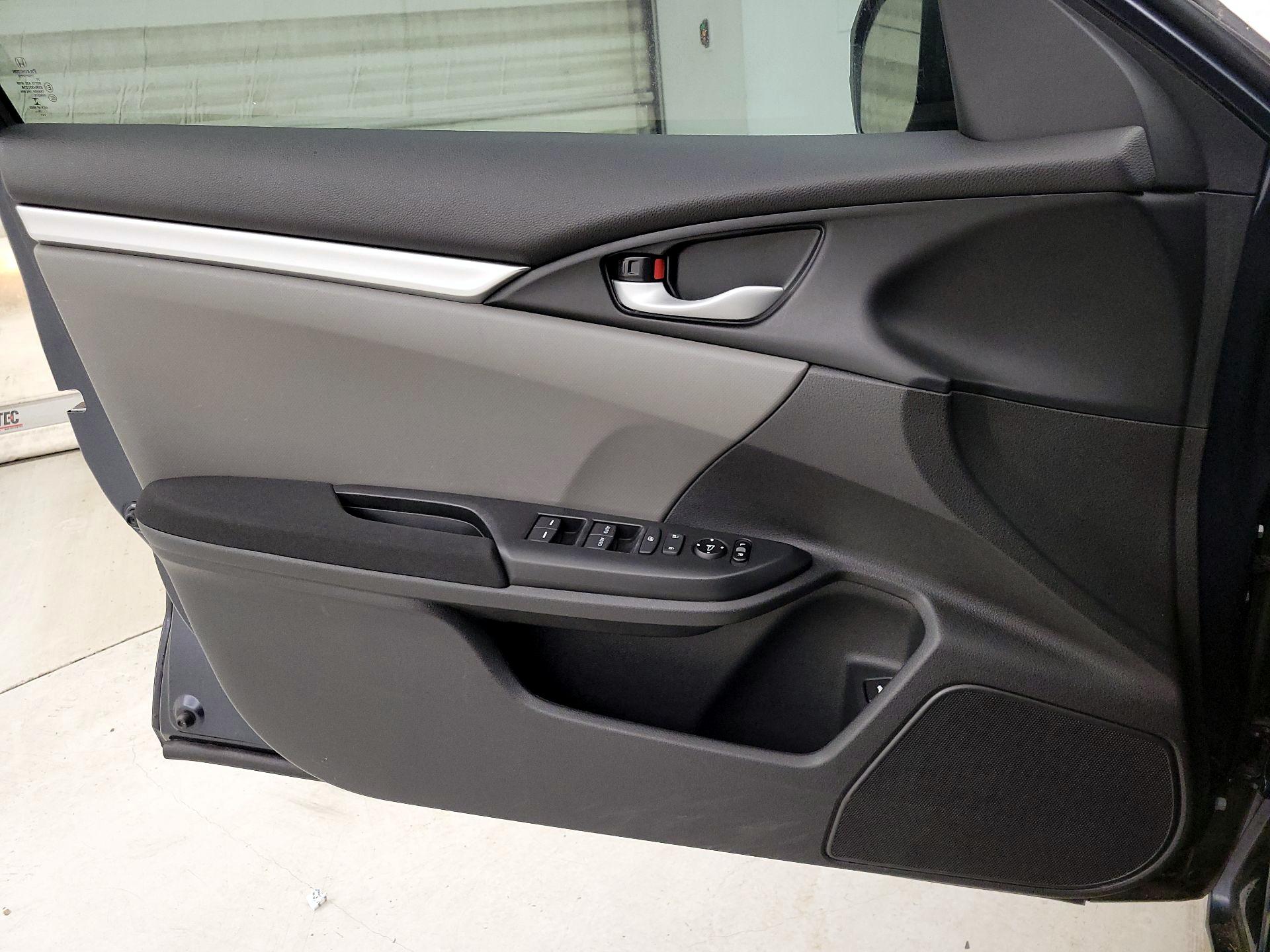 Thumbnail: 2017 Honda Civic - 12