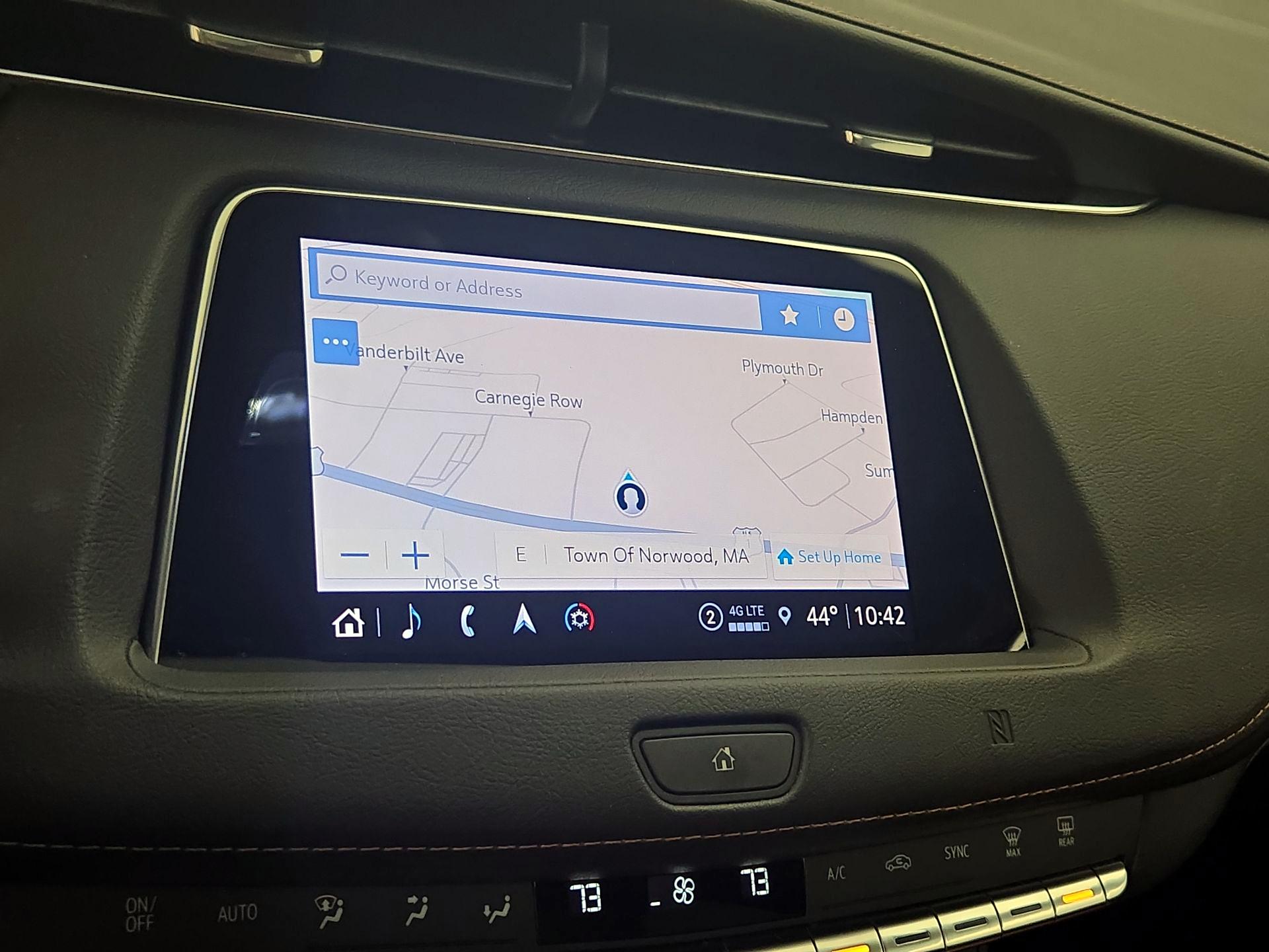 Thumbnail: 2021 Cadillac XT4 - 14