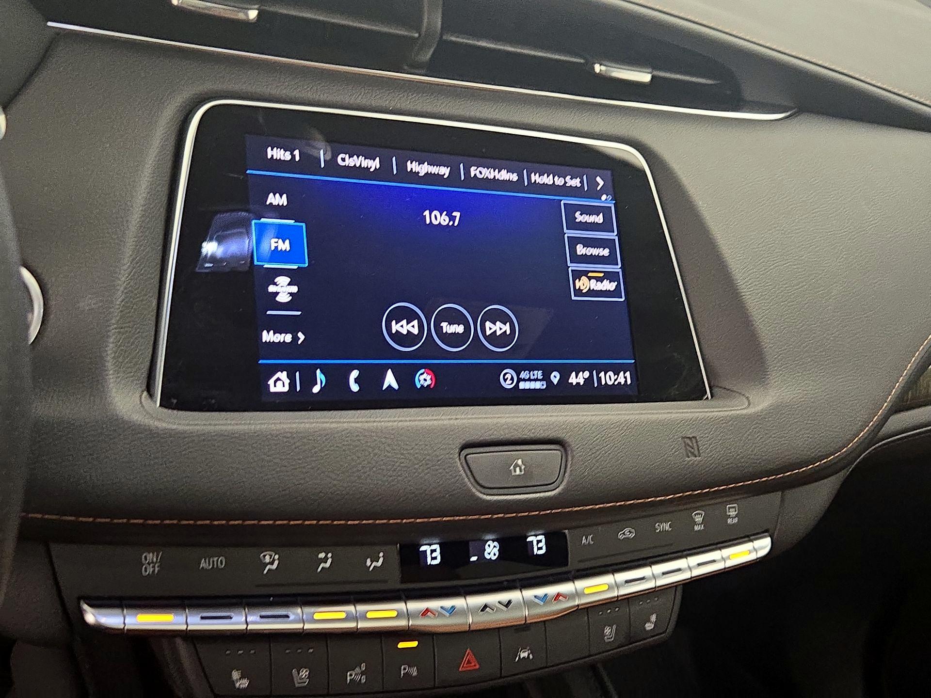 Thumbnail: 2021 Cadillac XT4 - 16