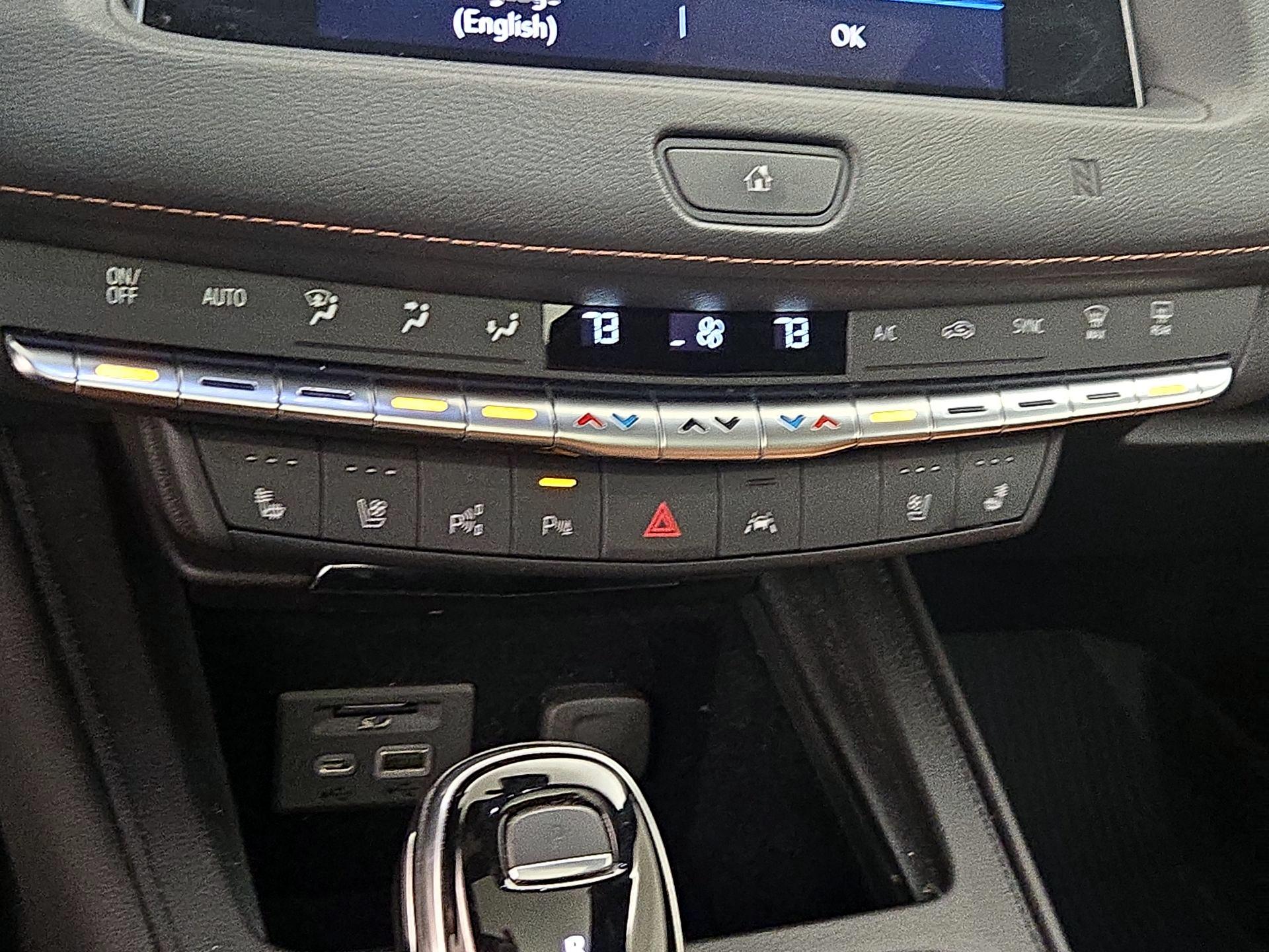 Thumbnail: 2021 Cadillac XT4 - 17