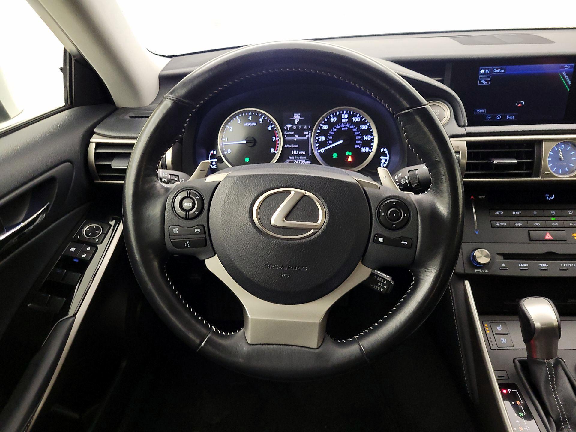 Thumbnail: 2016 Lexus IS - 10