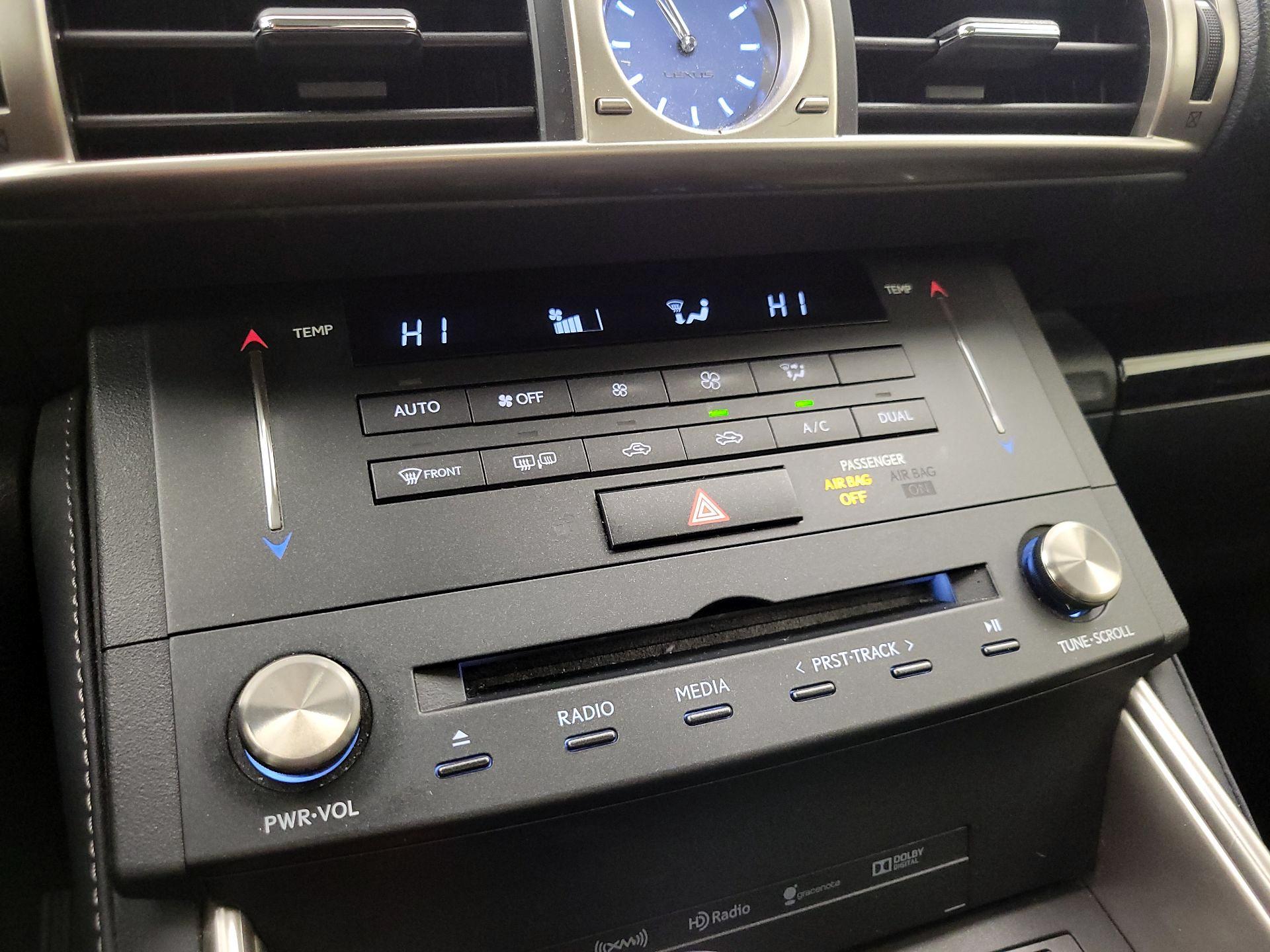 Thumbnail: 2016 Lexus IS - 17