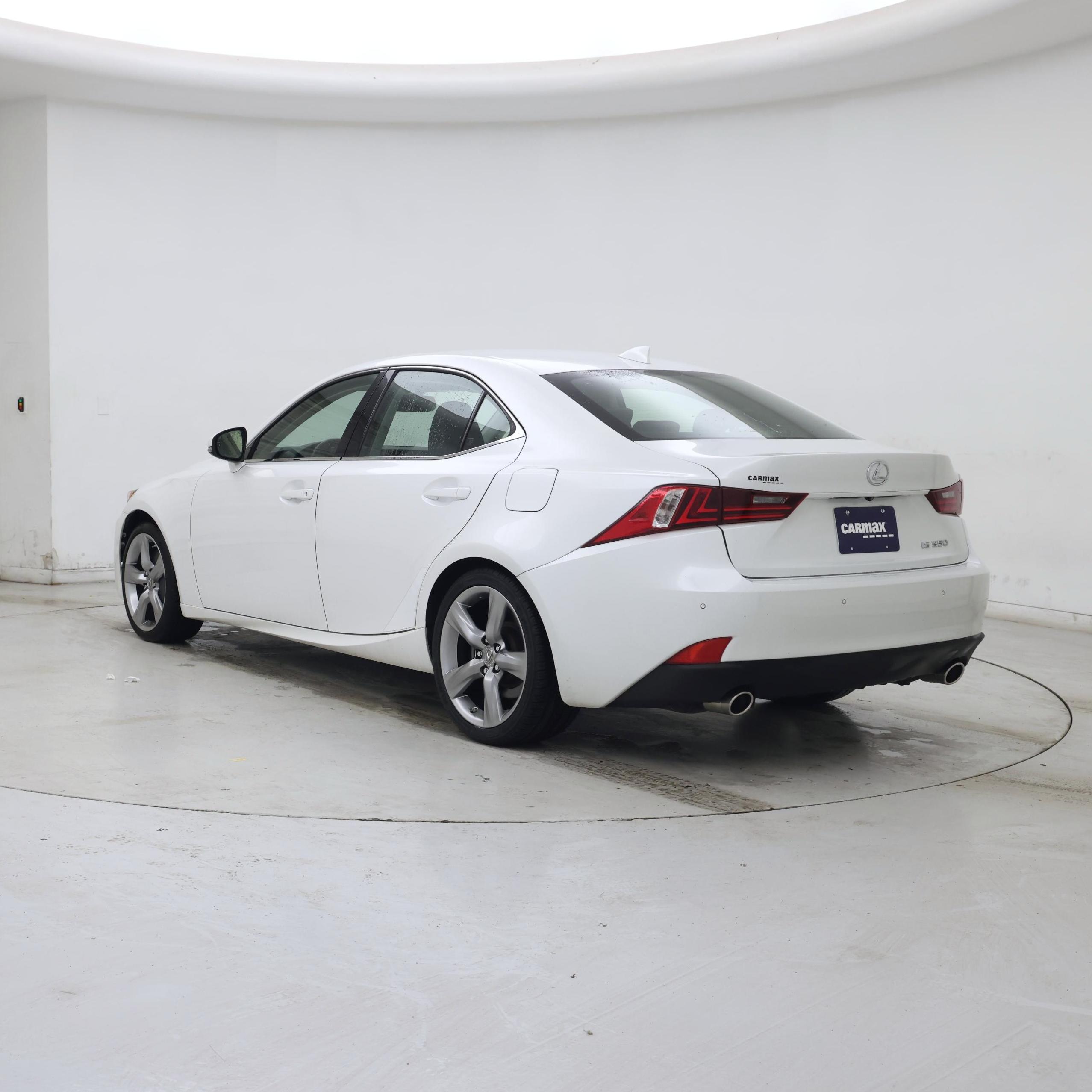 Thumbnail: 2016 Lexus IS - 2