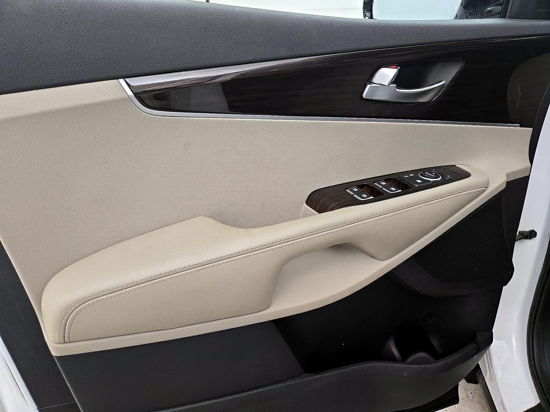 Thumbnail: 2020 Kia Sorento - 12