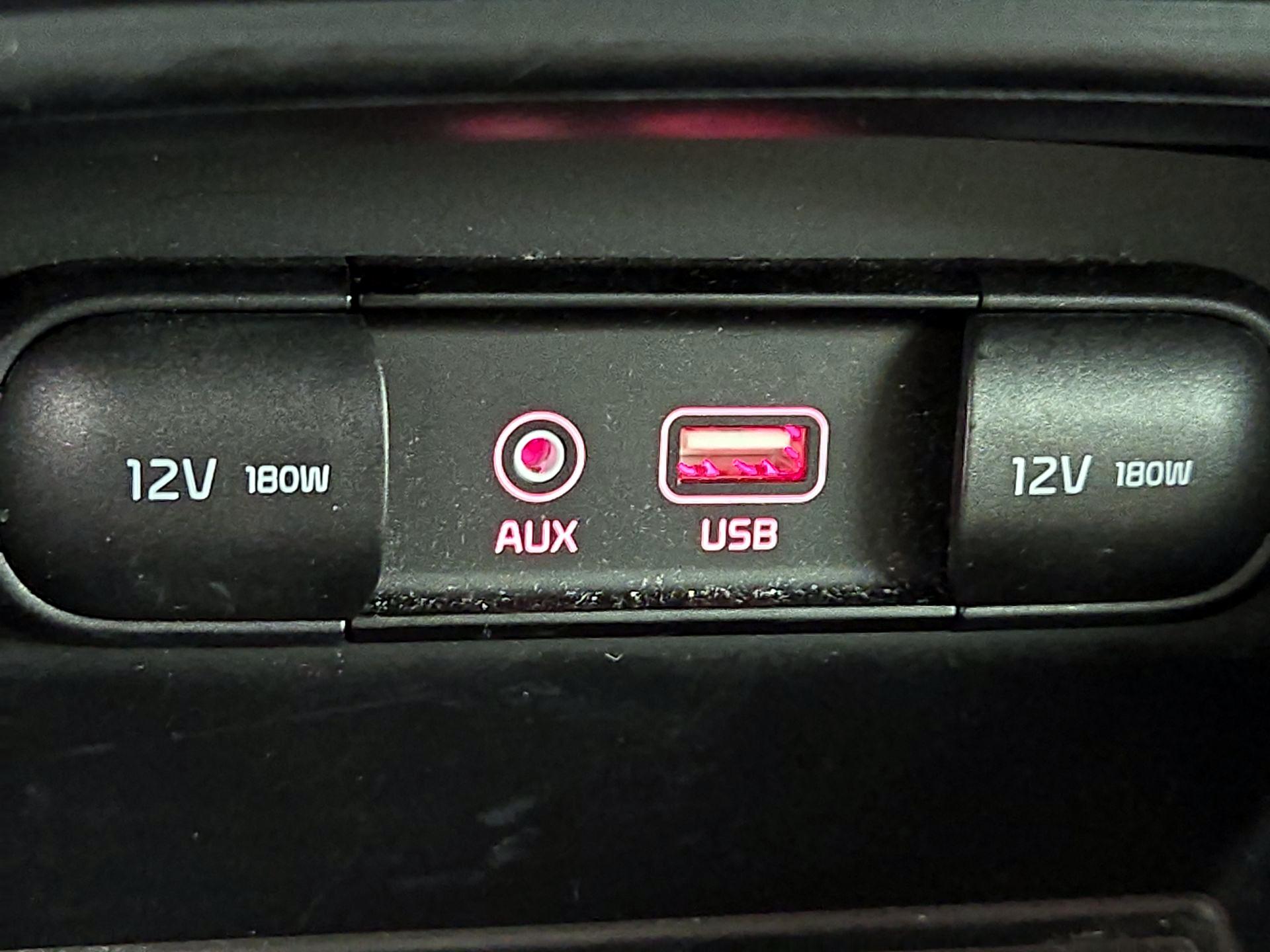 Thumbnail: 2020 Kia Sorento - 18