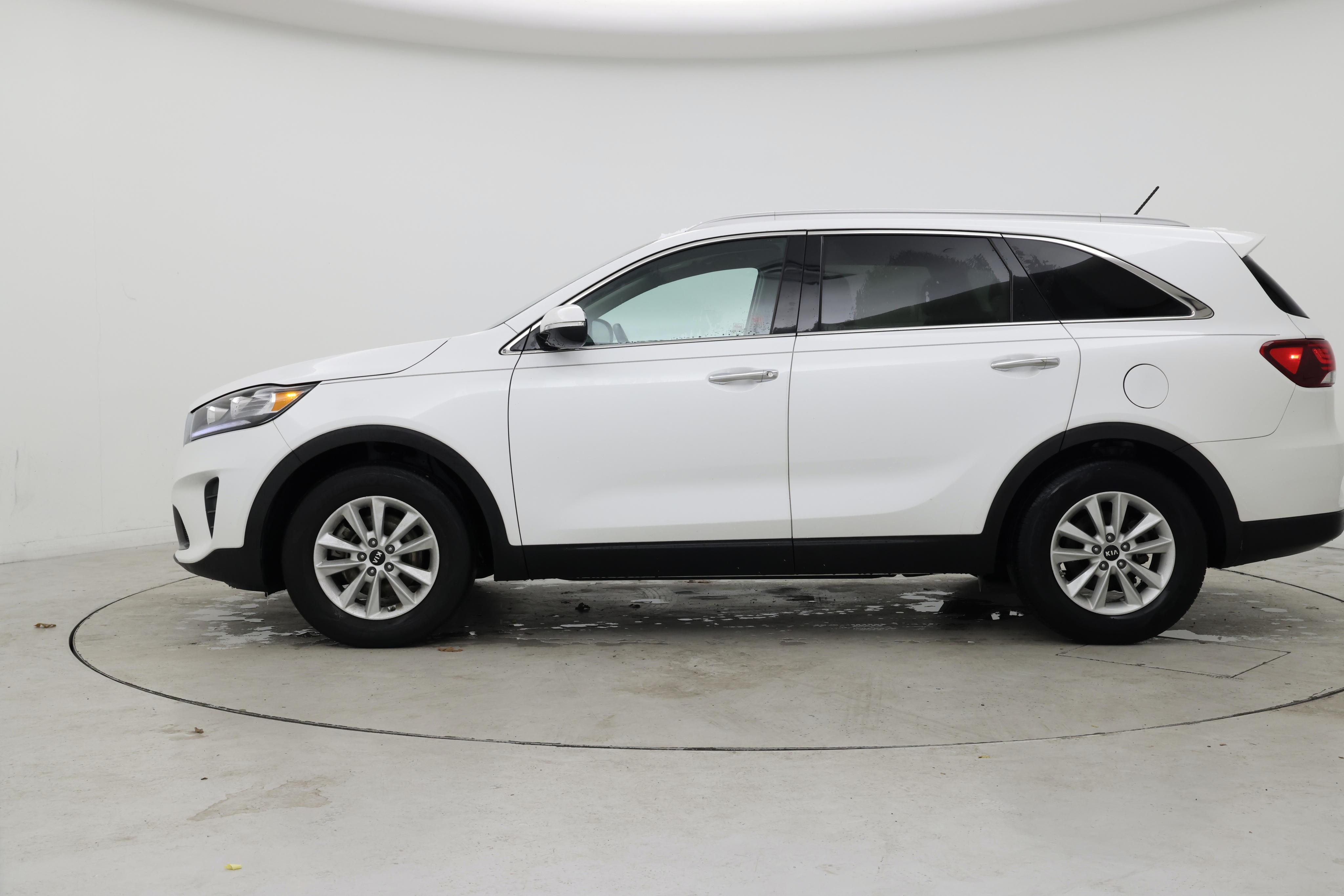 Thumbnail: 2020 Kia Sorento - 3