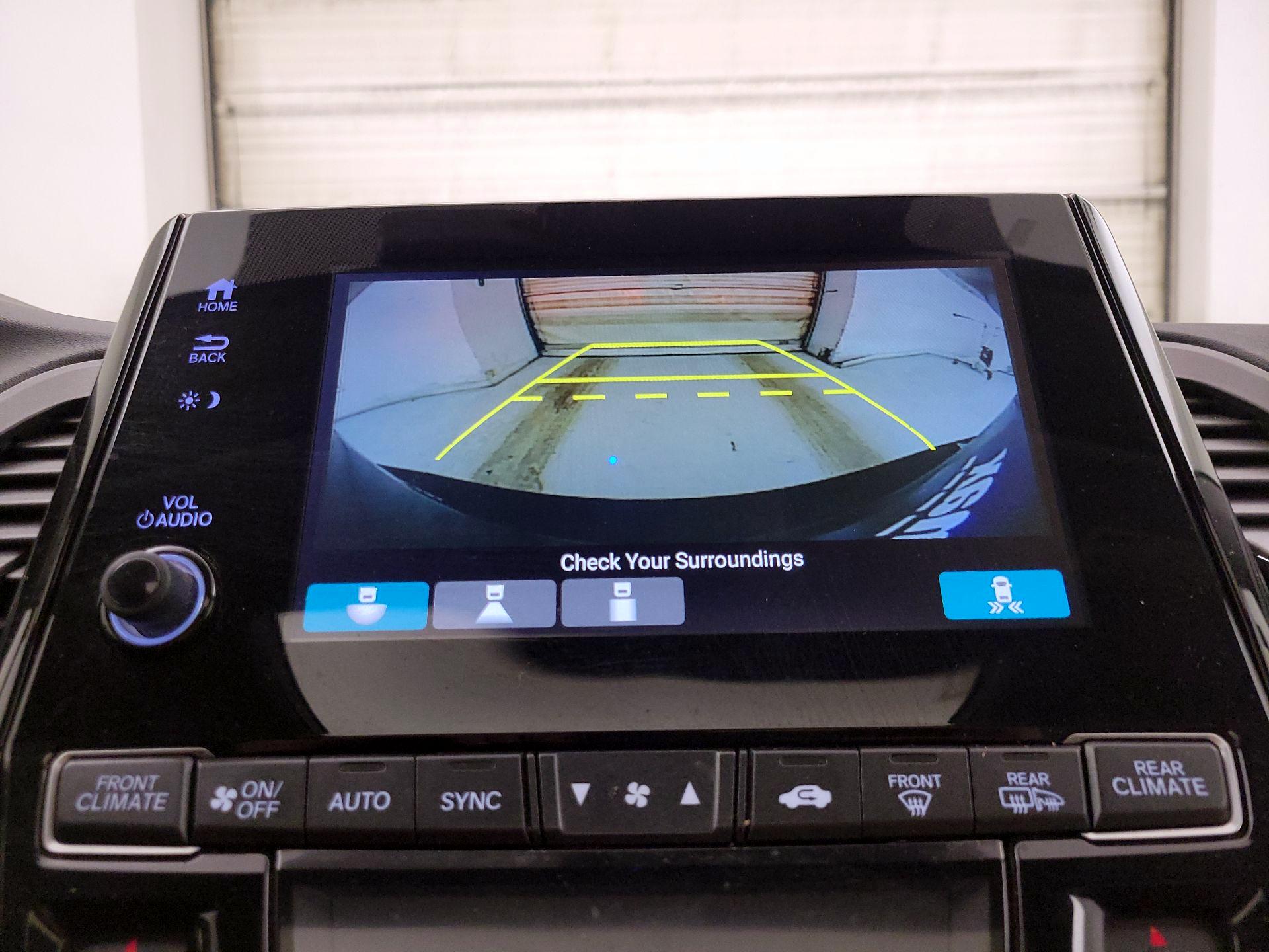 Thumbnail: 2018 Honda Odyssey - 14