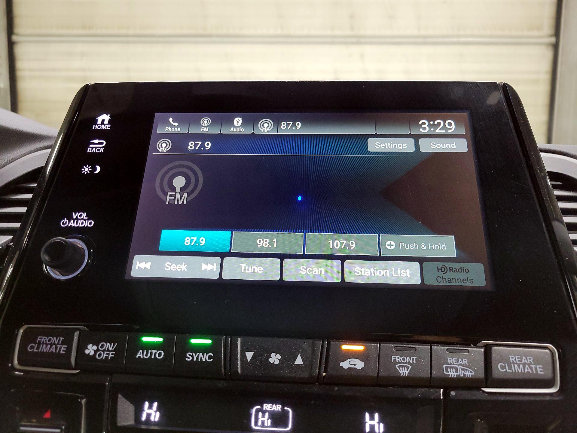 Thumbnail: 2018 Honda Odyssey - 15