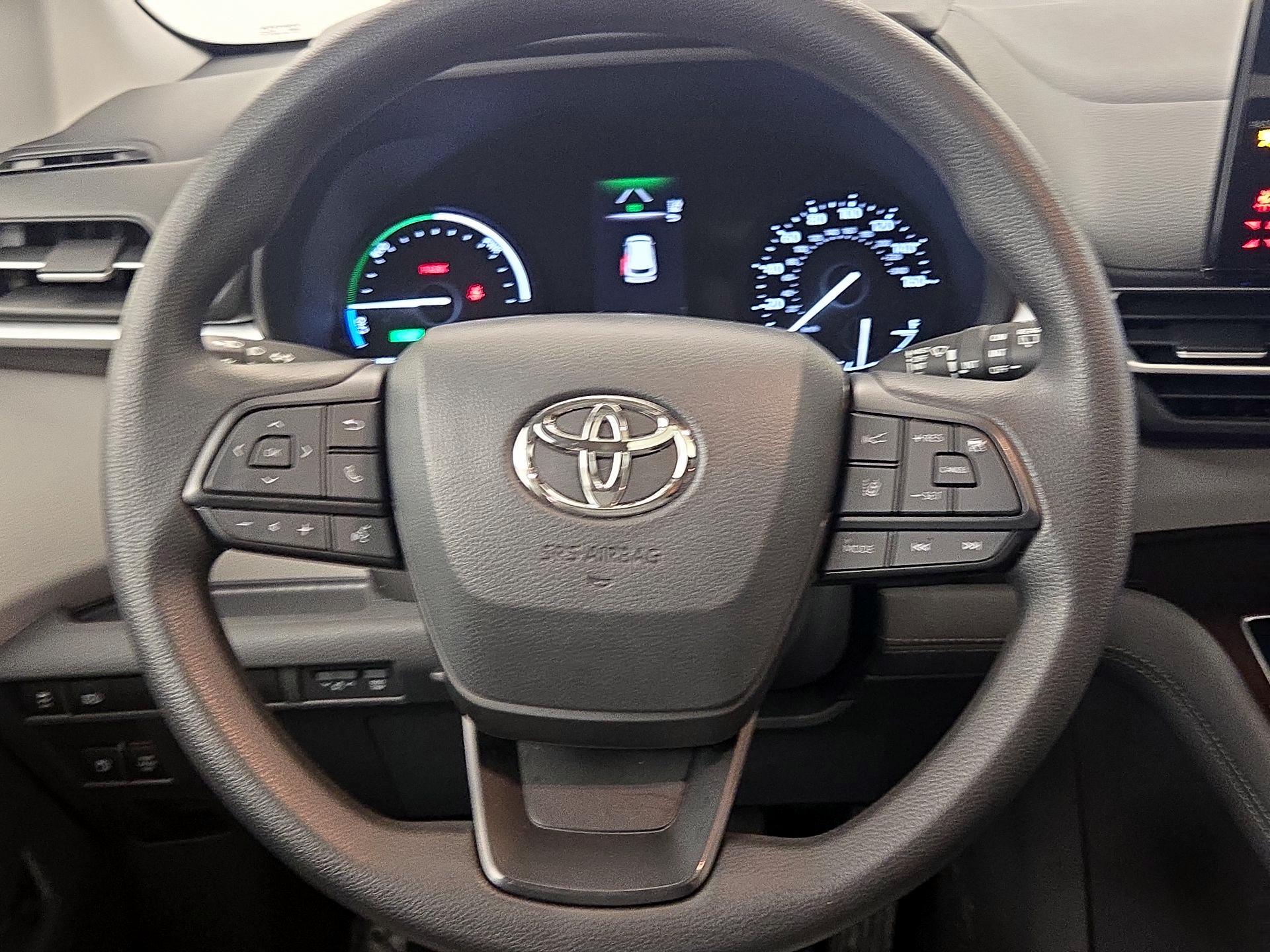 Thumbnail: 2024 Toyota Sienna - 10